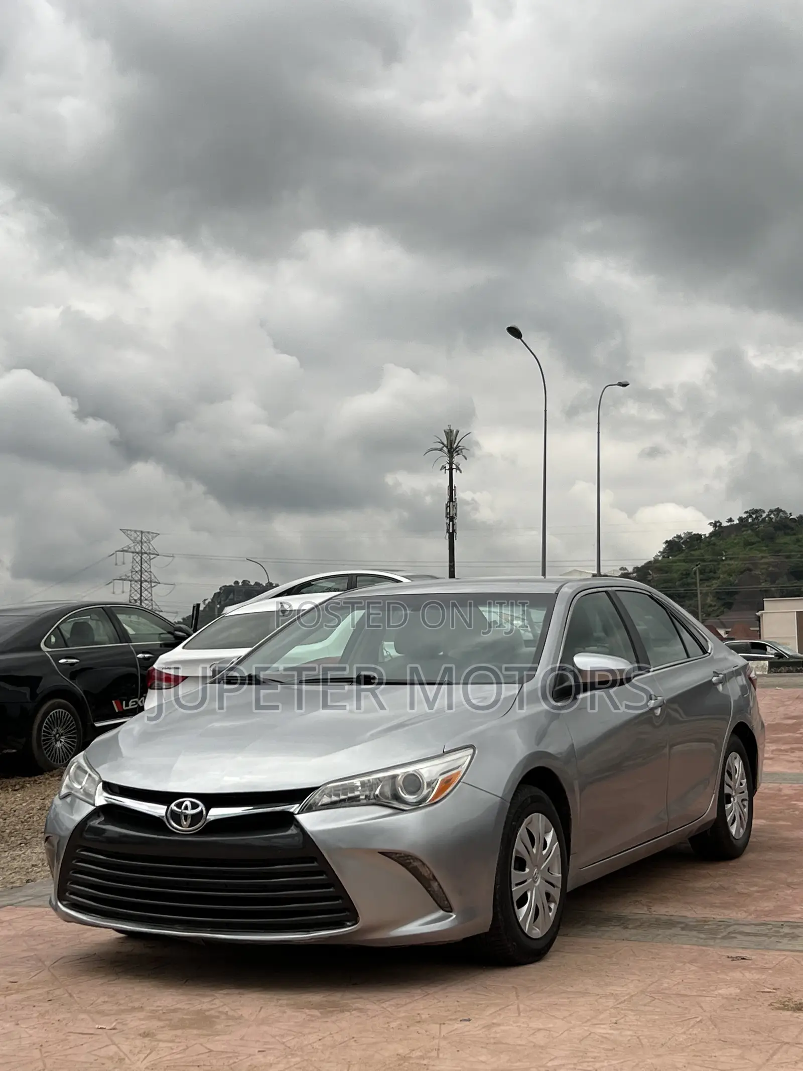 Toyota Camry LE 4dr Sedan (2.5L 4cyl 6A) 2015 Silver