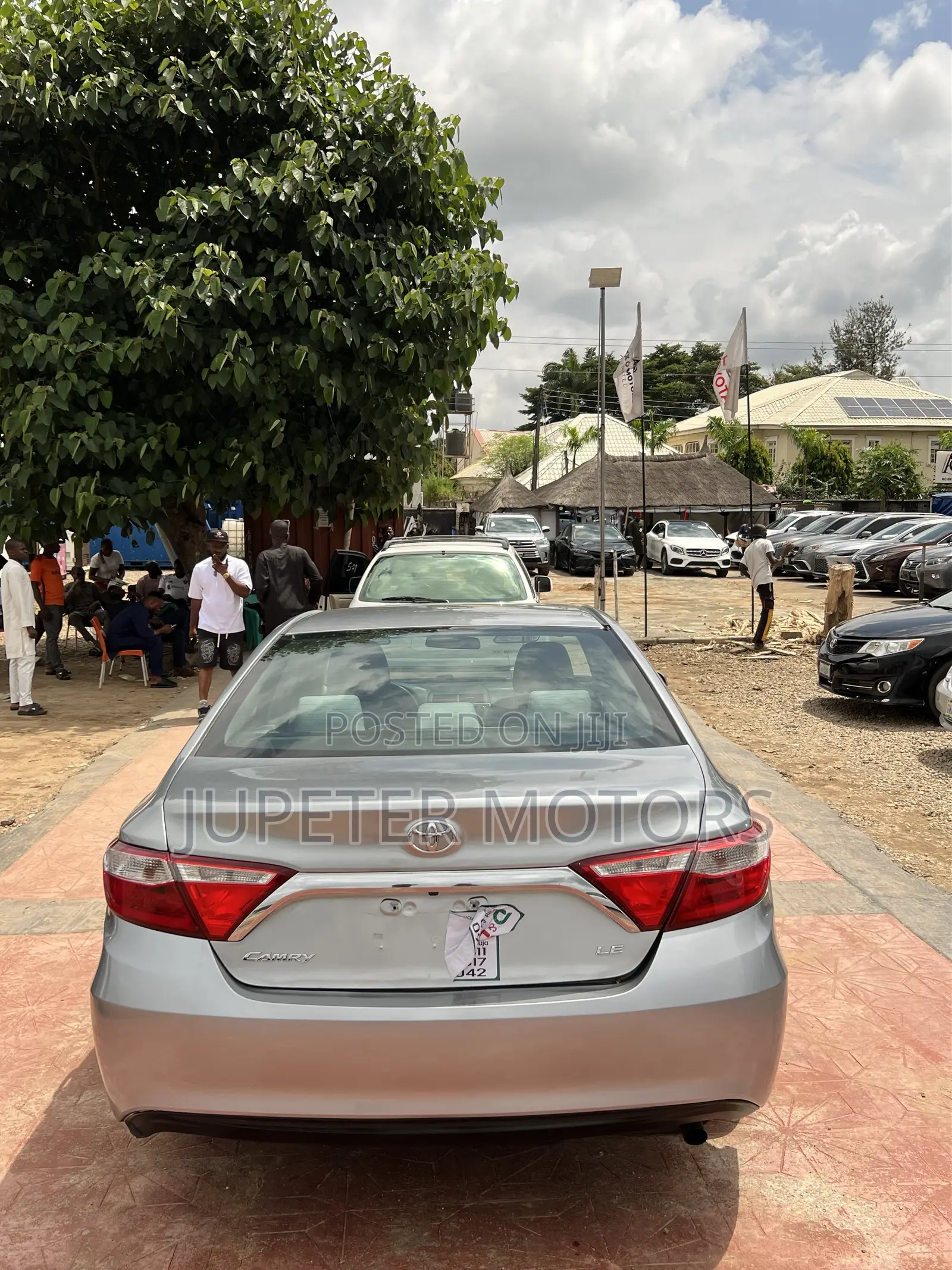 Toyota Camry LE 4dr Sedan (2.5L 4cyl 6A) 2015 Silver