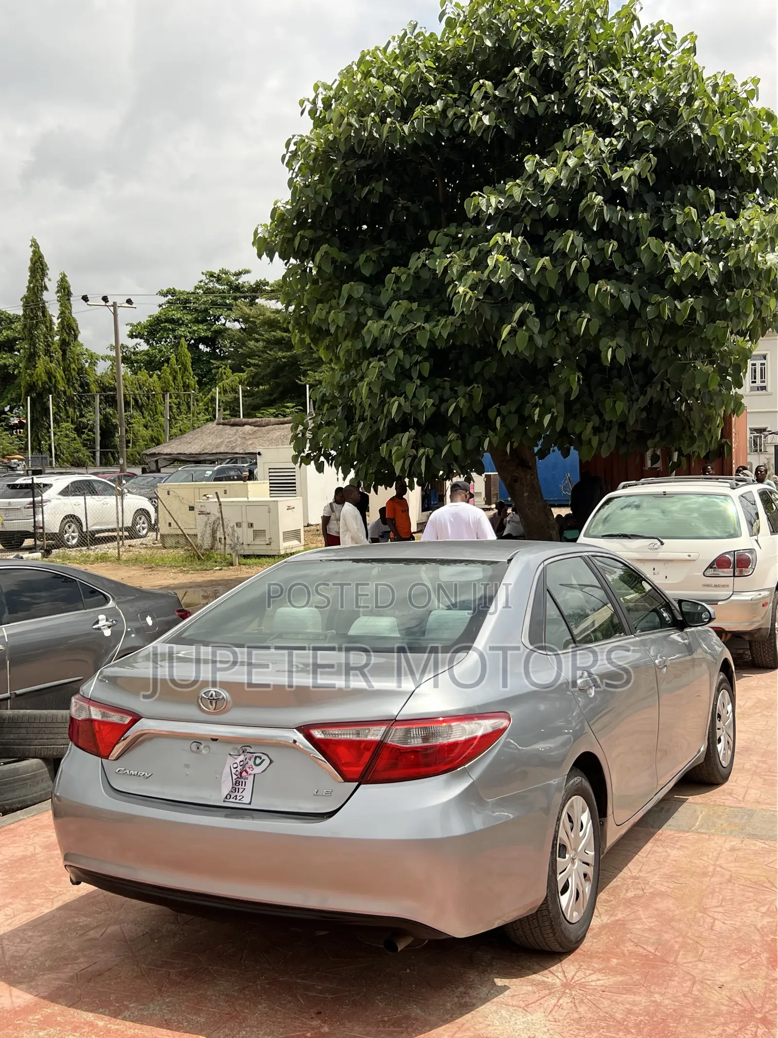 Toyota Camry LE 4dr Sedan (2.5L 4cyl 6A) 2015 Silver