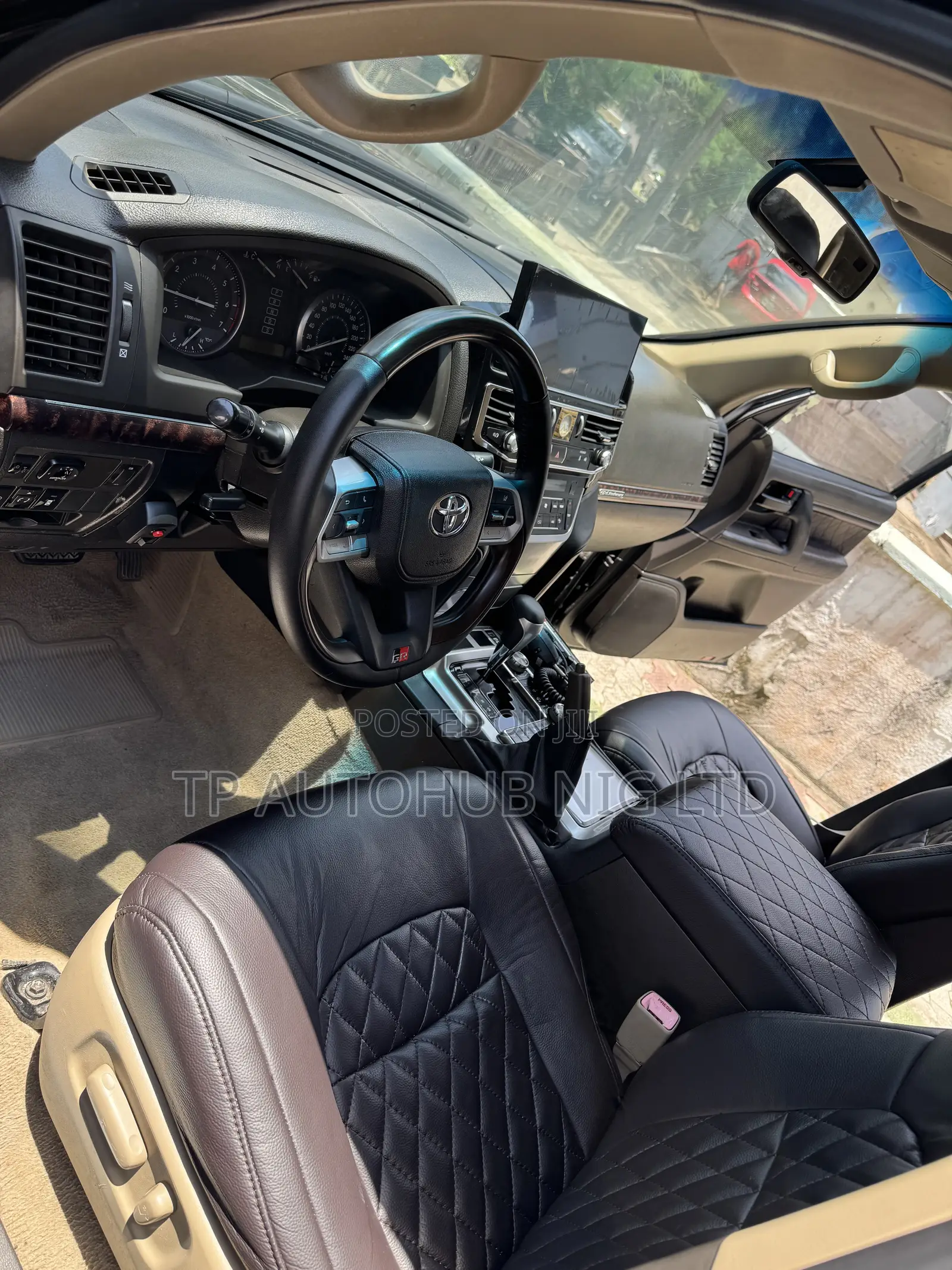 Toyota Land Cruiser 5.7 V8 VX-S 2013 Black