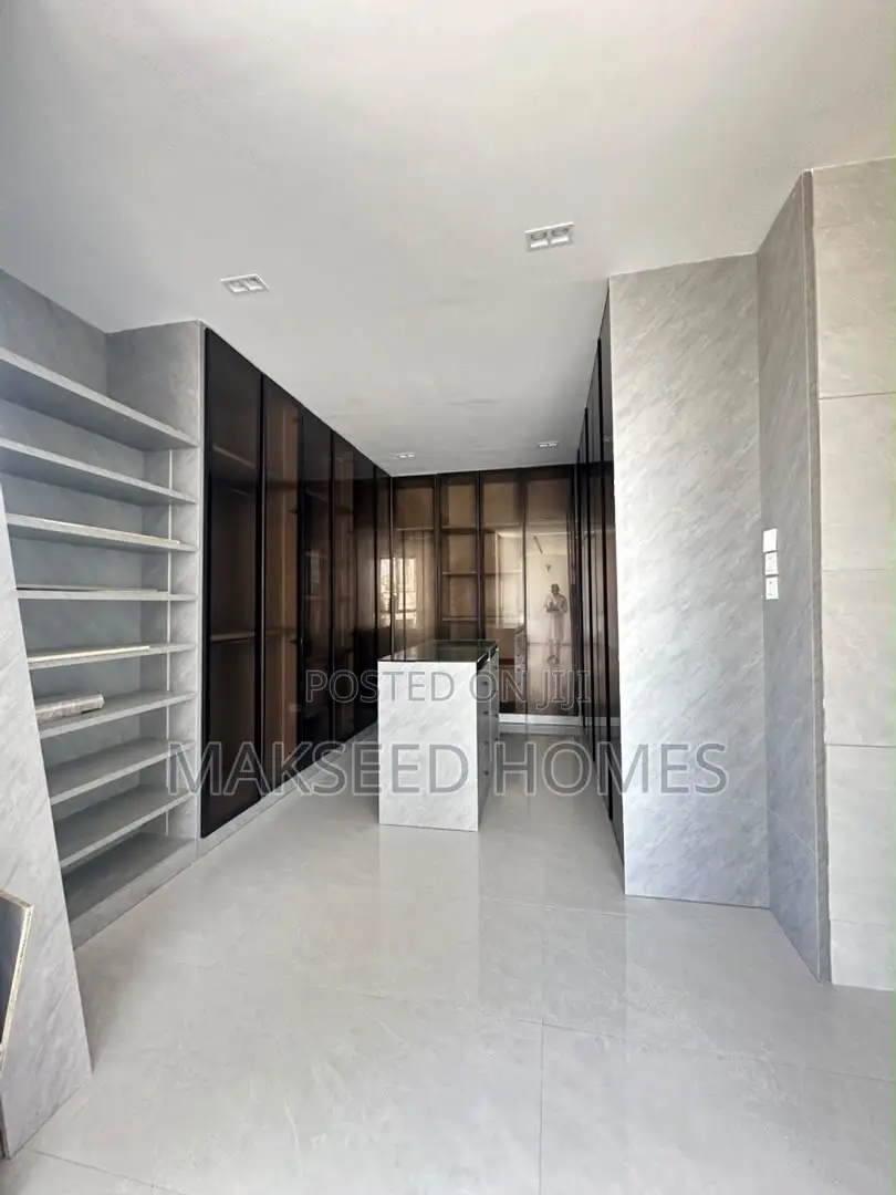 5bdrm Duplex in Ikoyi for sale