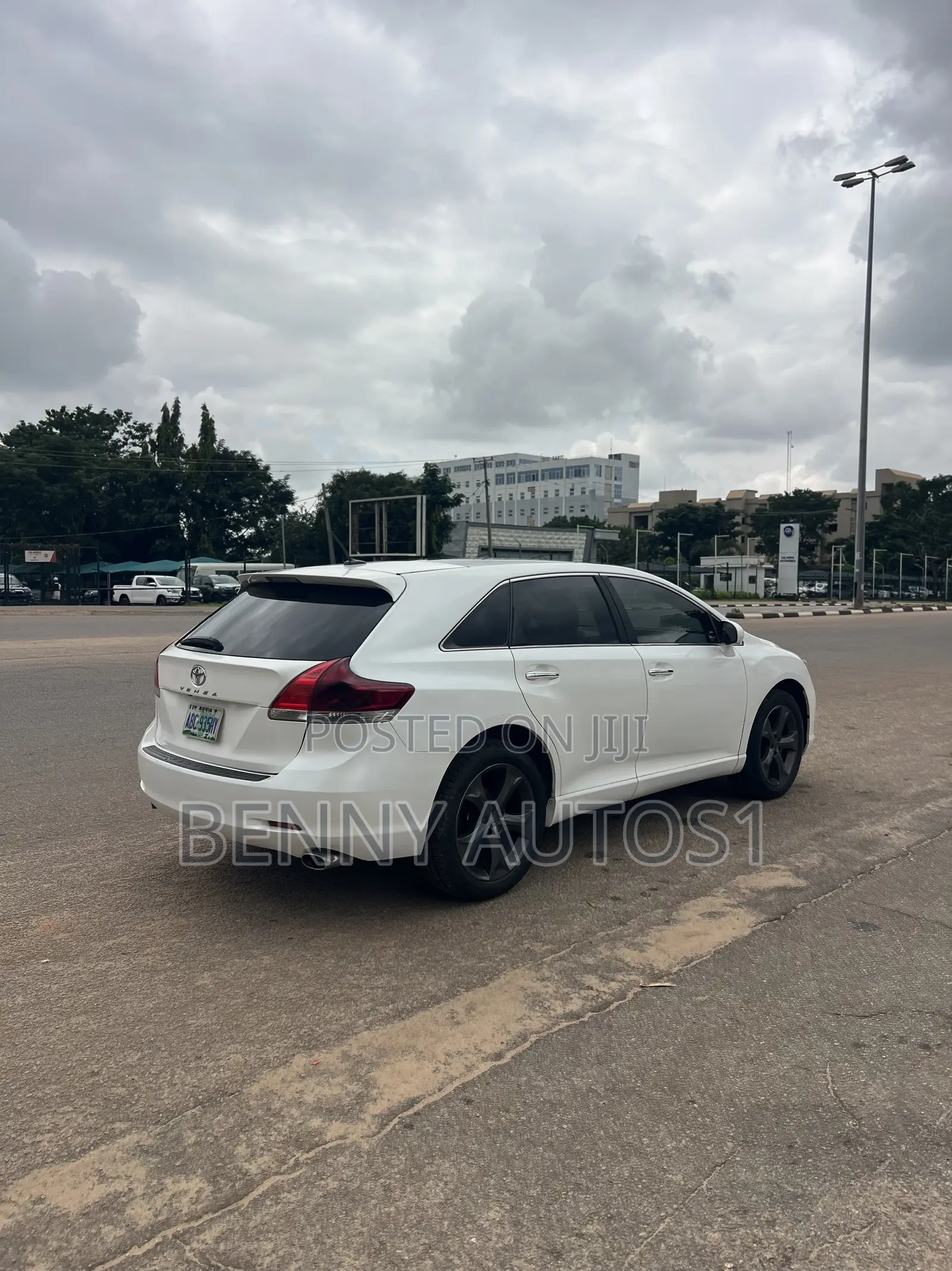 Toyota Venza Limited 2010 White