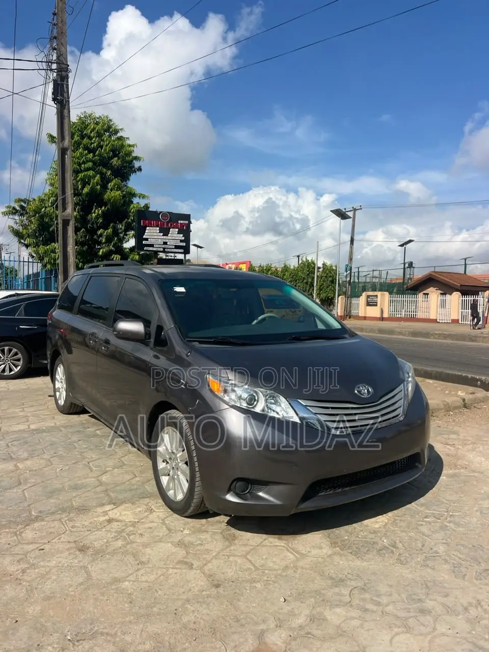 Toyota Sienna LE AWD 7-Passenger 2013 Gray