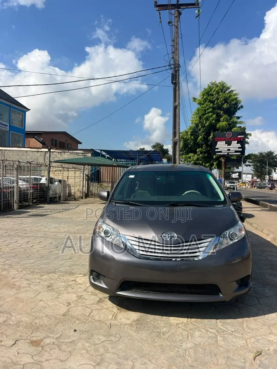 Toyota Sienna LE AWD 7-Passenger 2013 Gray