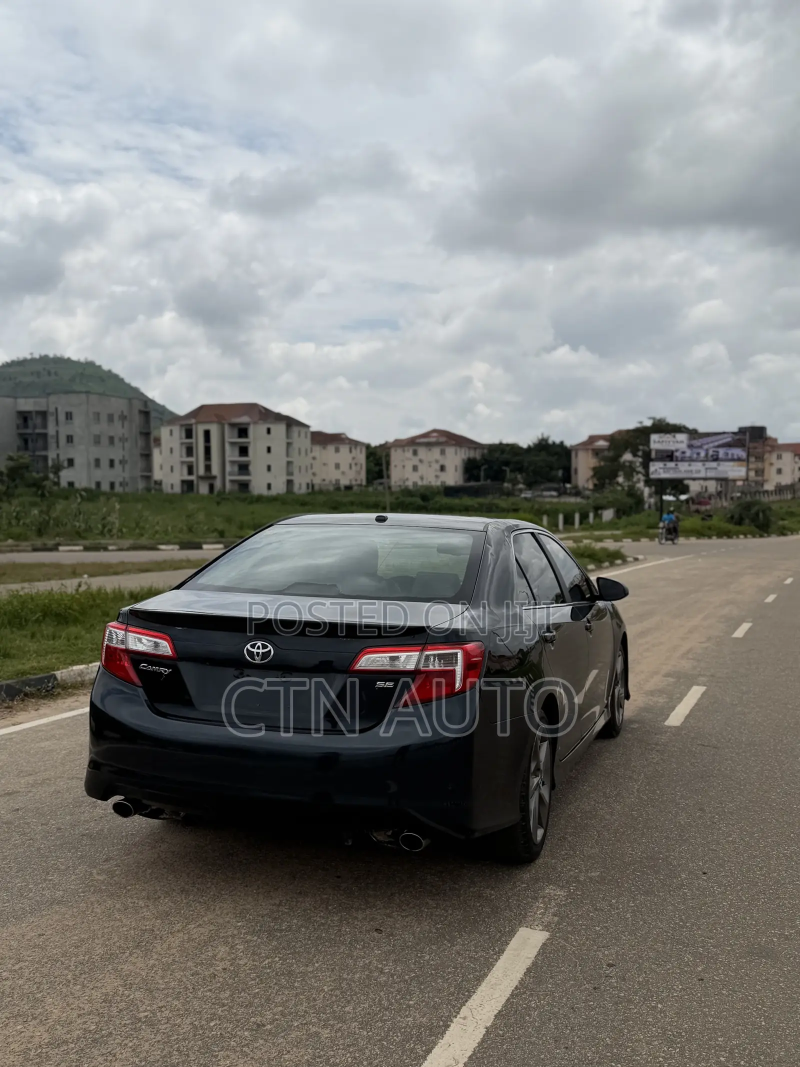 Toyota Camry SE V6 4dr Sedan (3.5L 6cyl 6A) 2013 Black