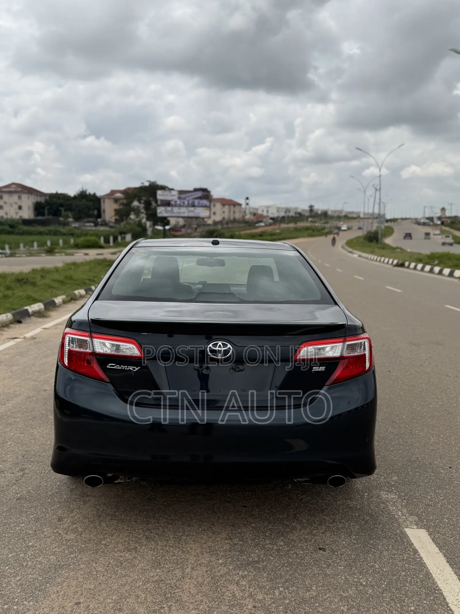 Toyota Camry SE V6 4dr Sedan (3.5L 6cyl 6A) 2013 Black