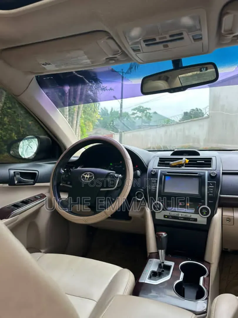 Toyota Camry 2012 Gold