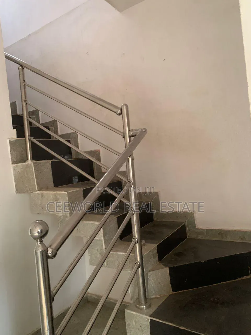 3bdrm Duplex in Karinkapo Estate, Akala Express for rent