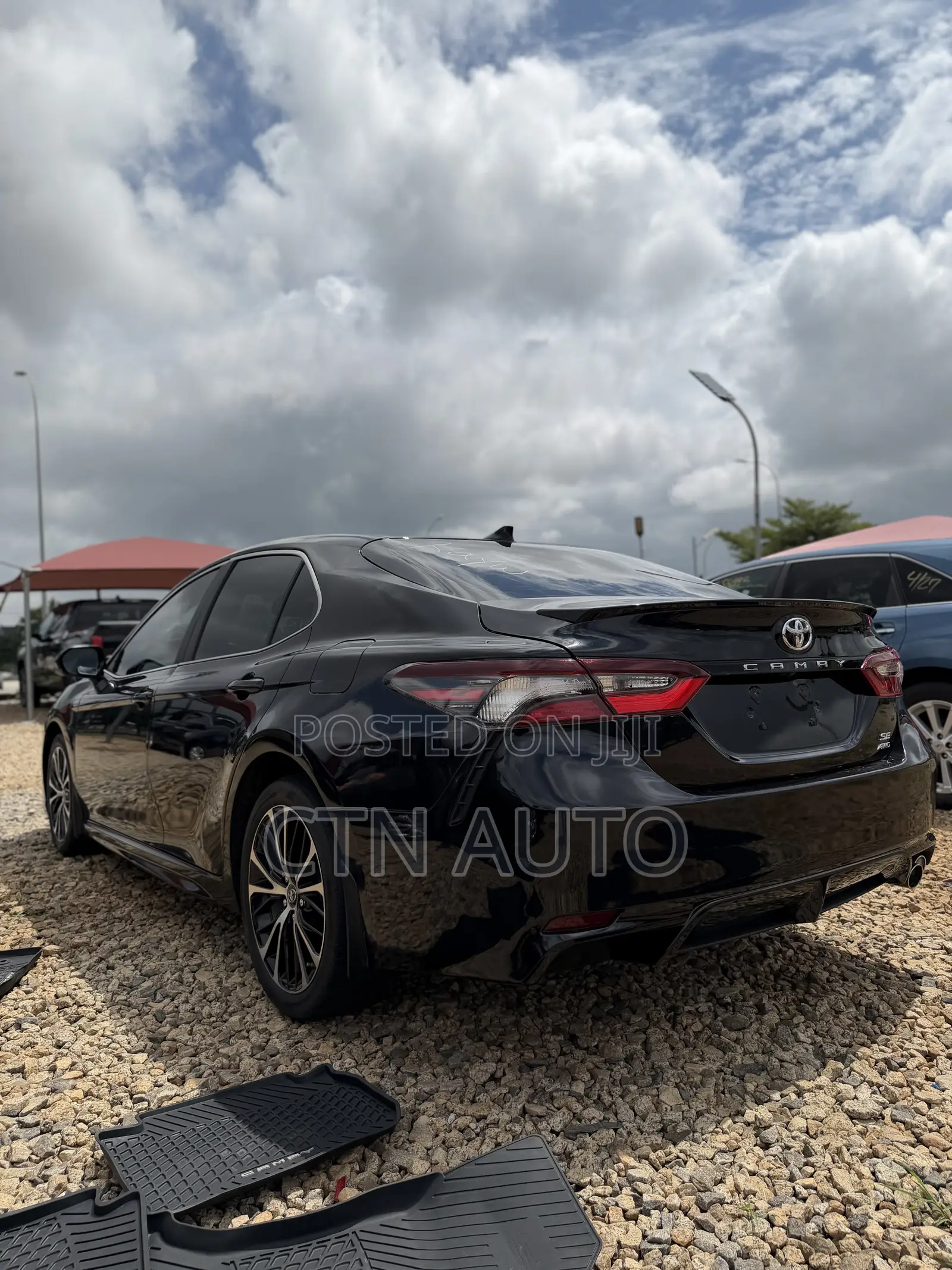 Toyota Camry SE 2023 Black