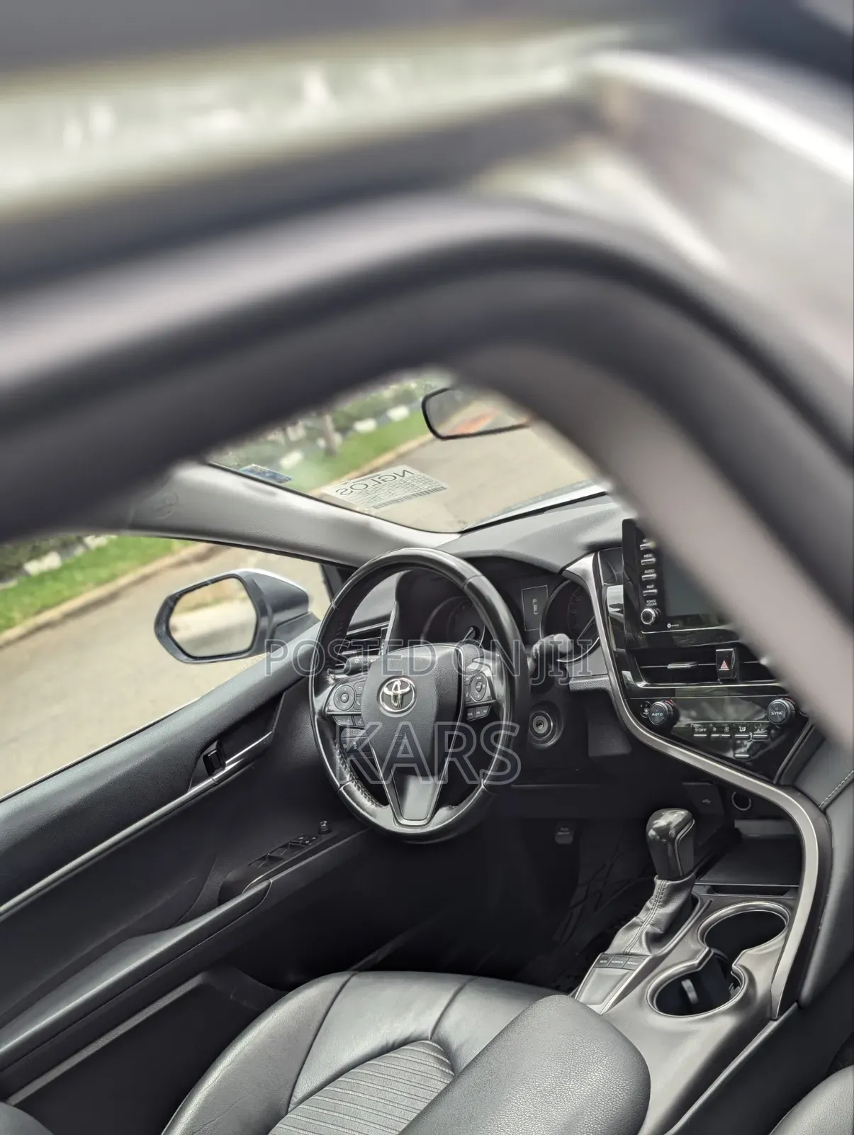 Toyota Camry SE 2023 Silver