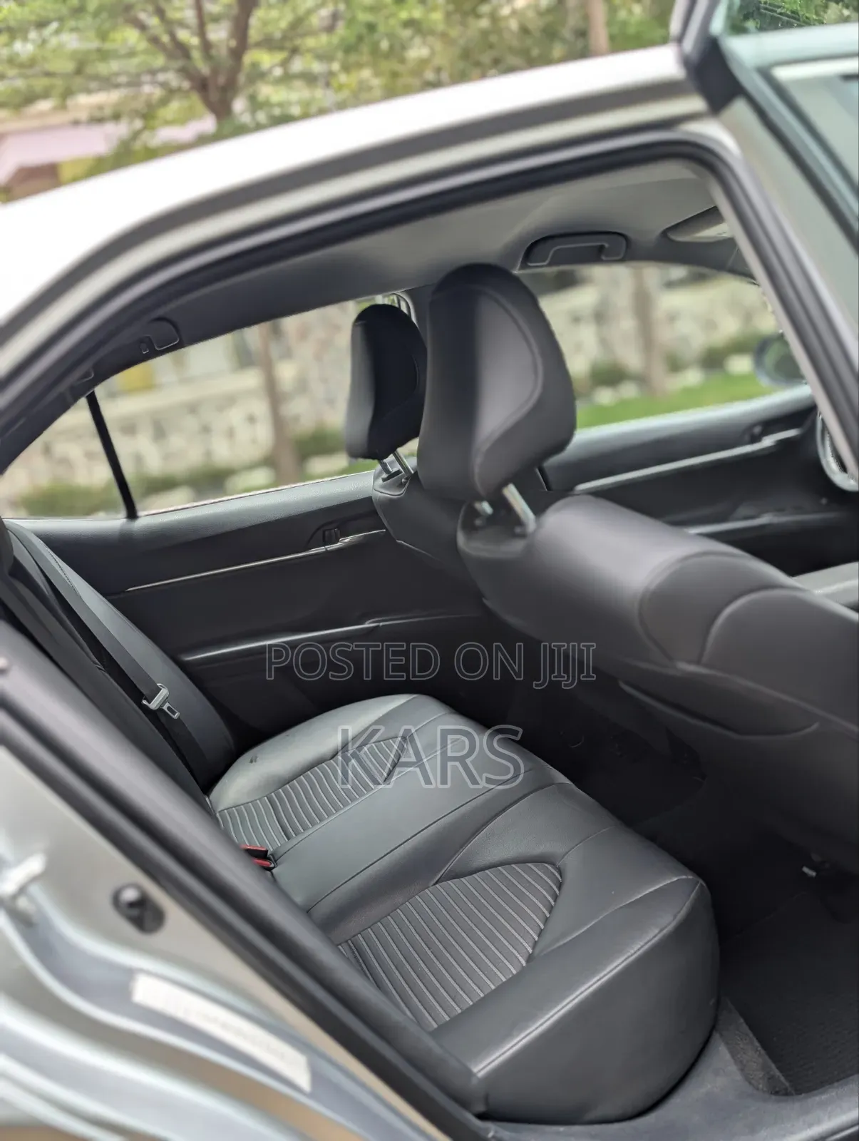 Toyota Camry SE 2023 Silver