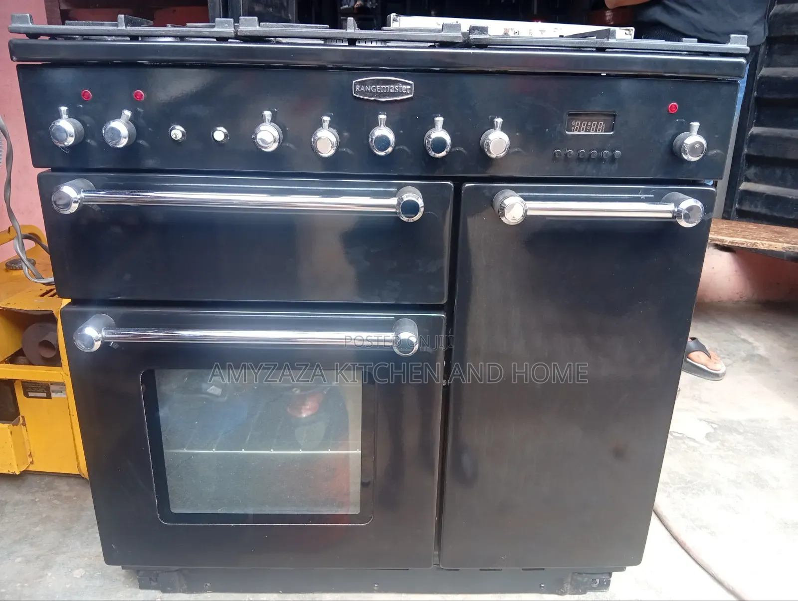 Range Master Standing 5 Gas Burners With Electric Oven & Grill( Used)