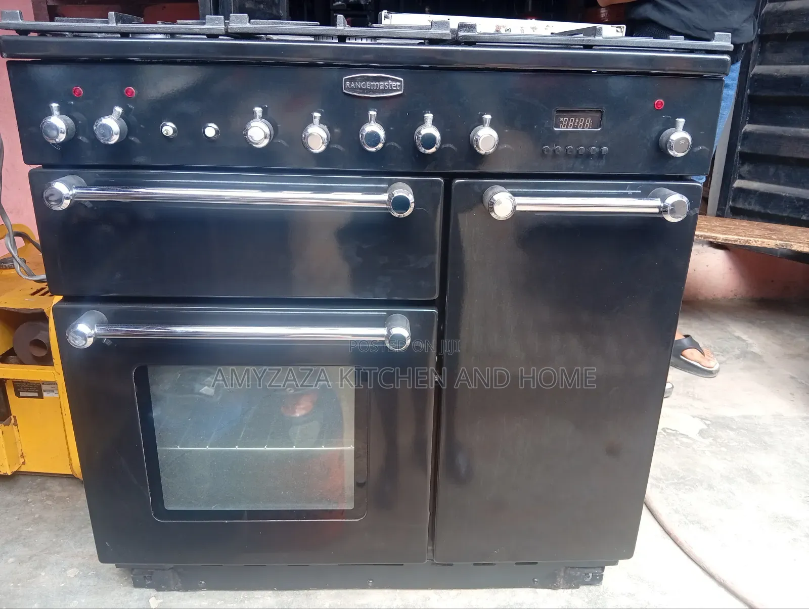 Range Master Standing 5 Gas Burners With Electric Oven & Grill( Used)
