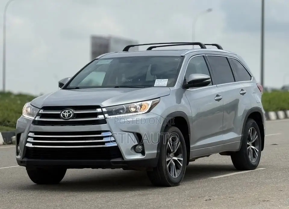 Toyota Highlander XLE V6 4x4 (3.5L 6cyl 6A) 2016 Silver
