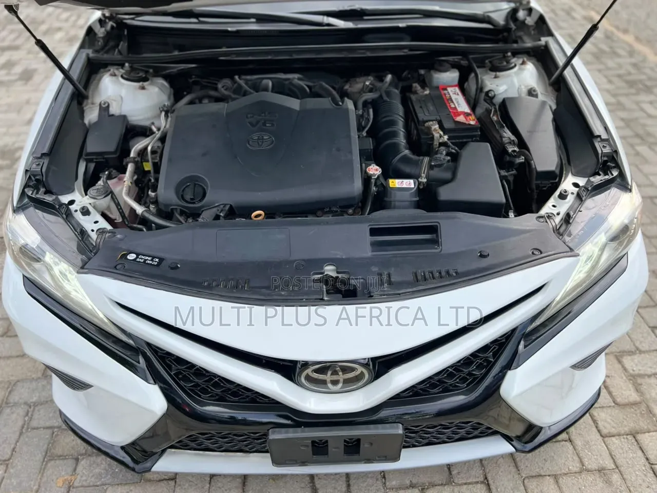 Toyota Camry XLE V6 FWD 2020 White