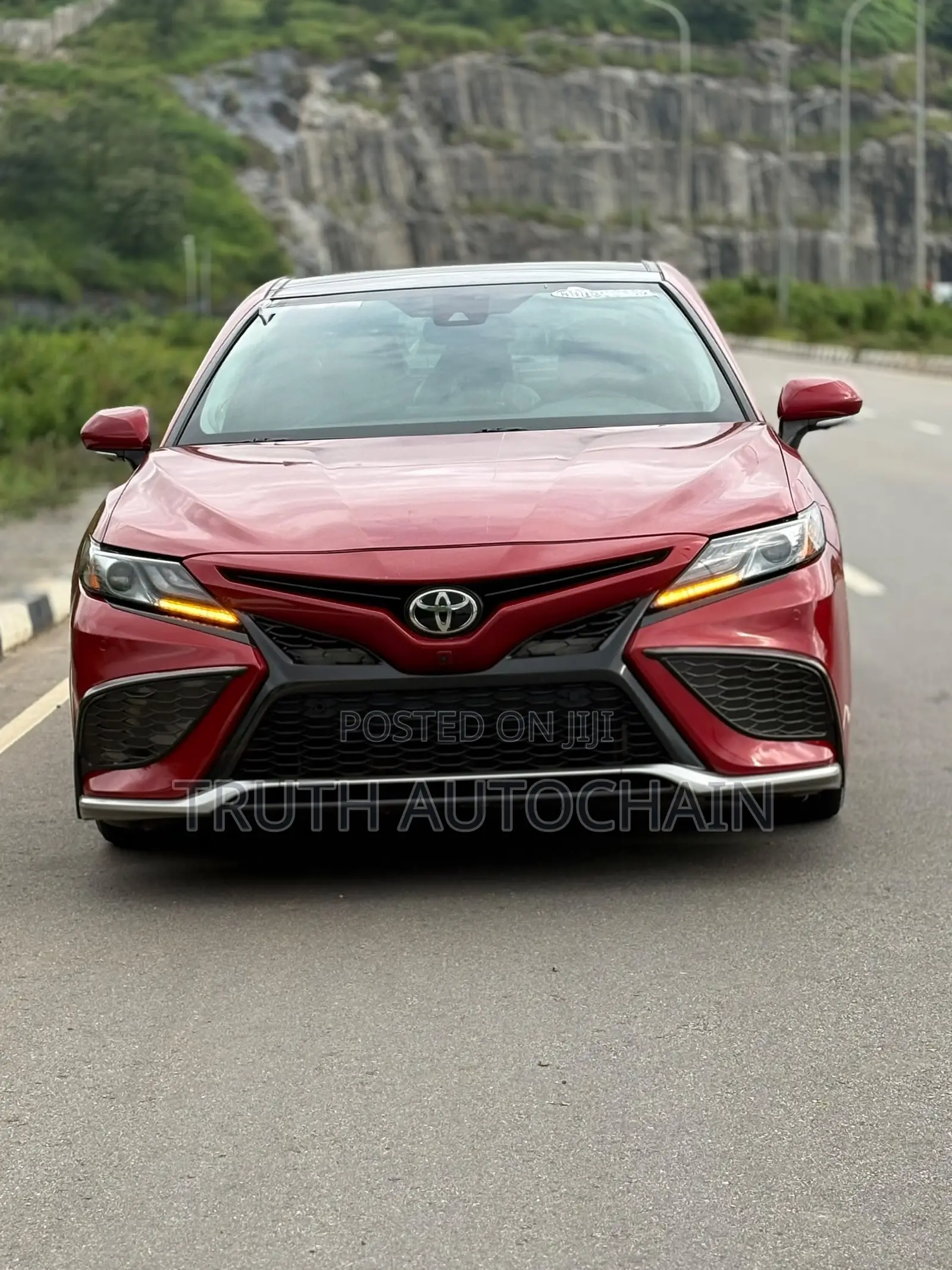 Toyota Camry XSE V6 2021 Red