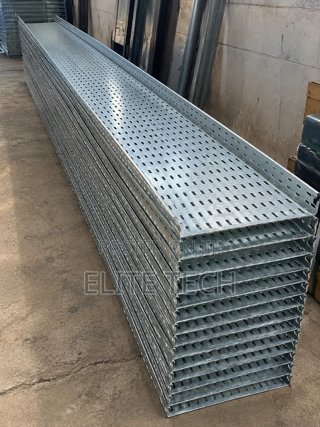 High-Quality 300mm Galvanized Cable Tray (Perforated) – Heavy Duty