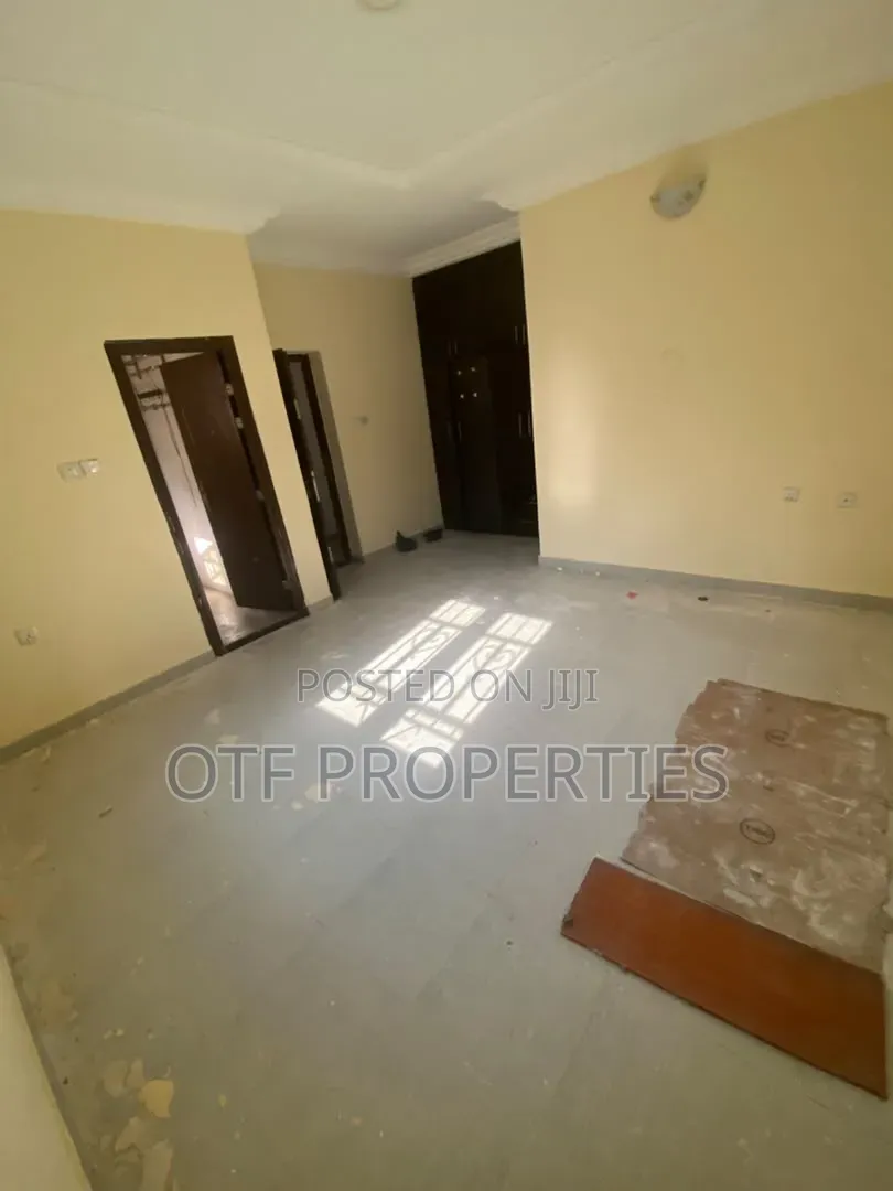 2bdrm Bungalow in Fo1 Main for rent
