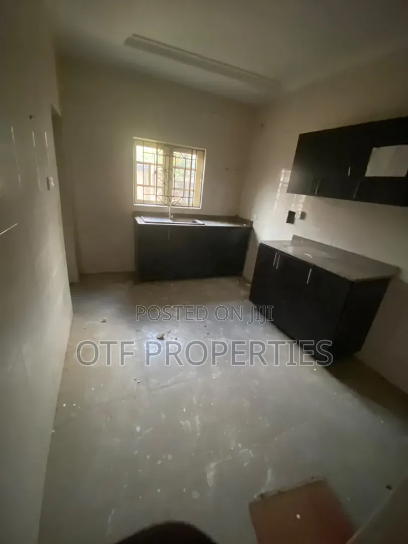 2bdrm Bungalow in Fo1 Main for rent