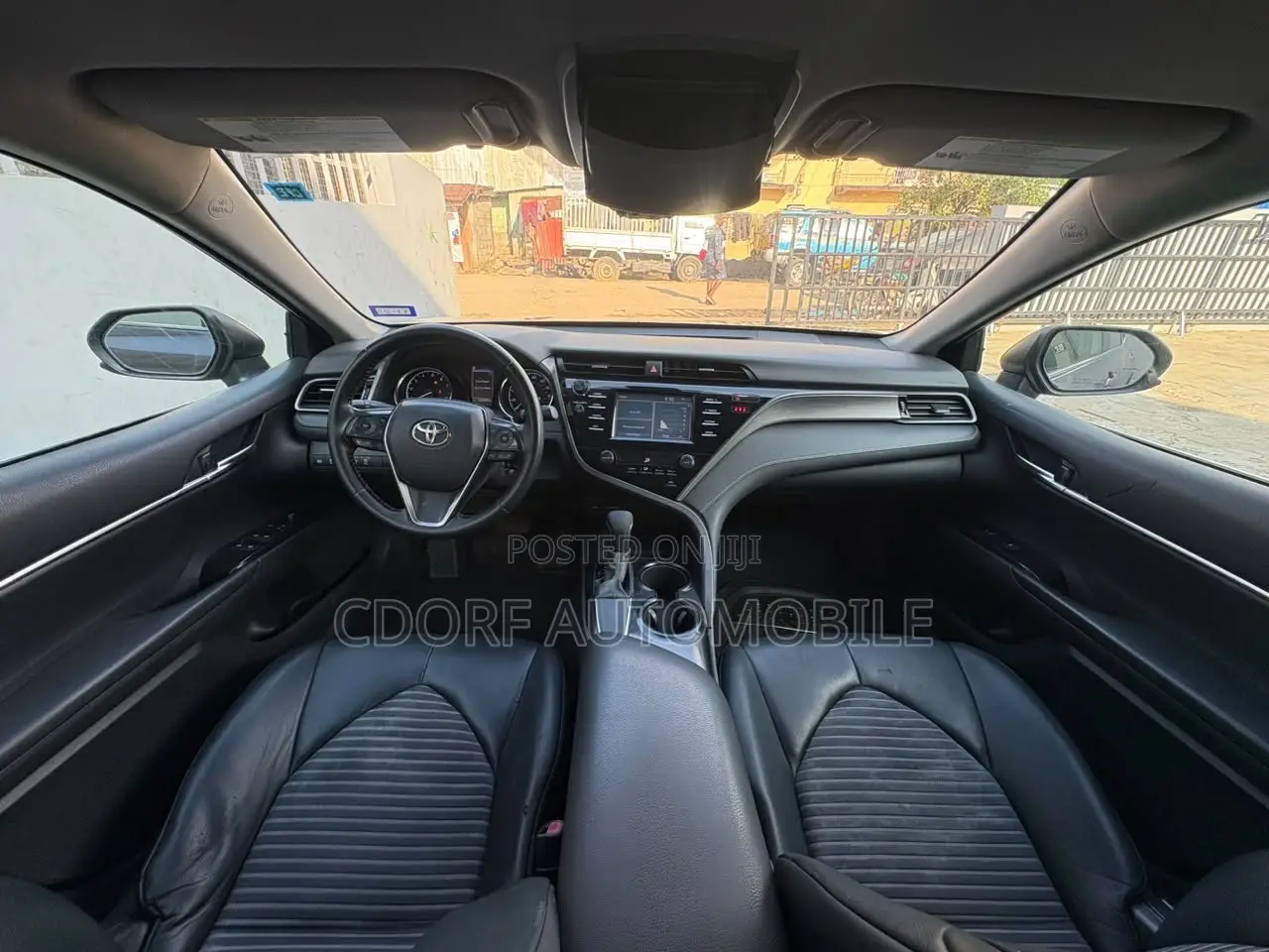 Toyota Camry SE FWD 2020 Gray