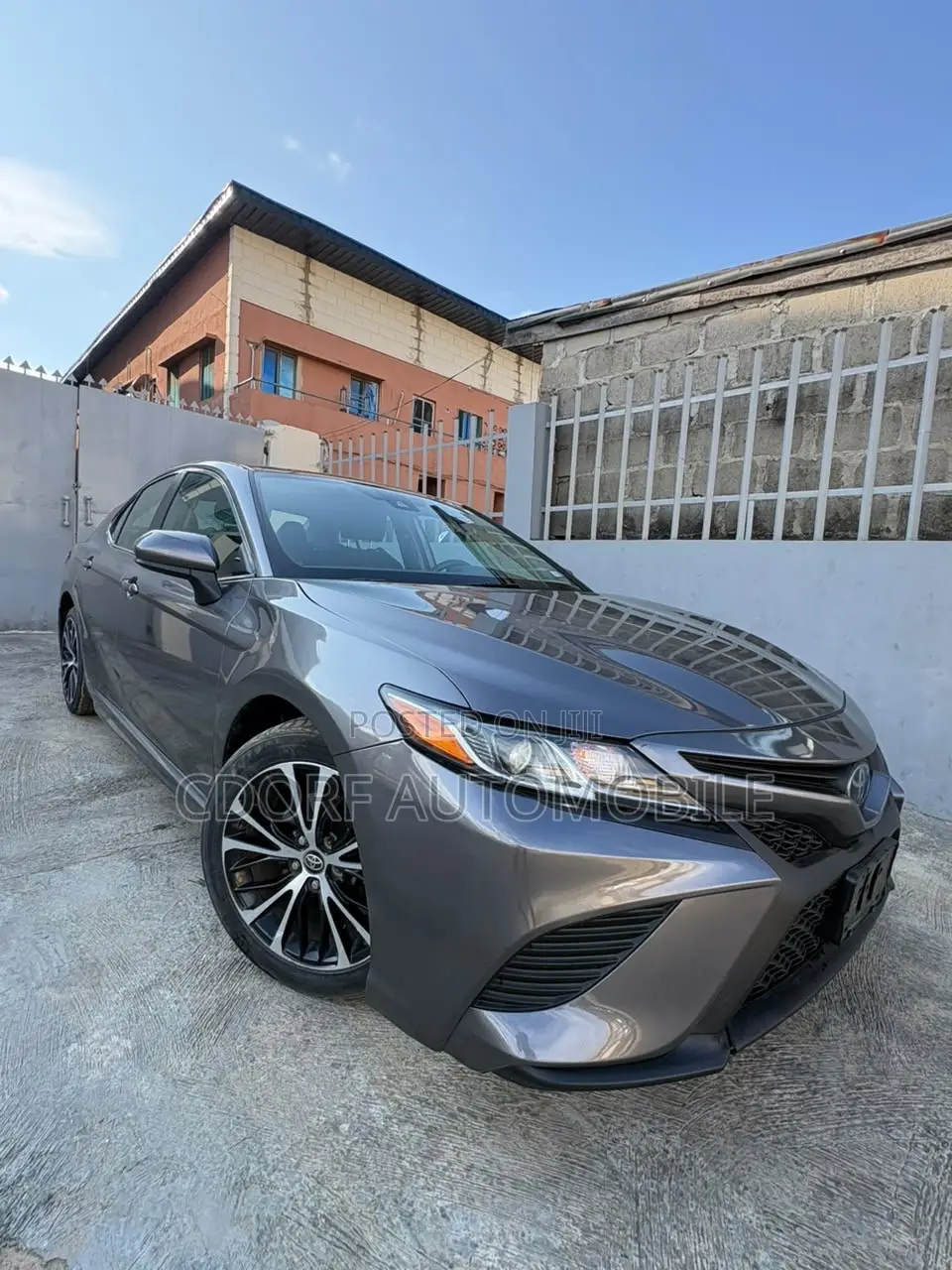 Toyota Camry SE FWD 2020 Gray