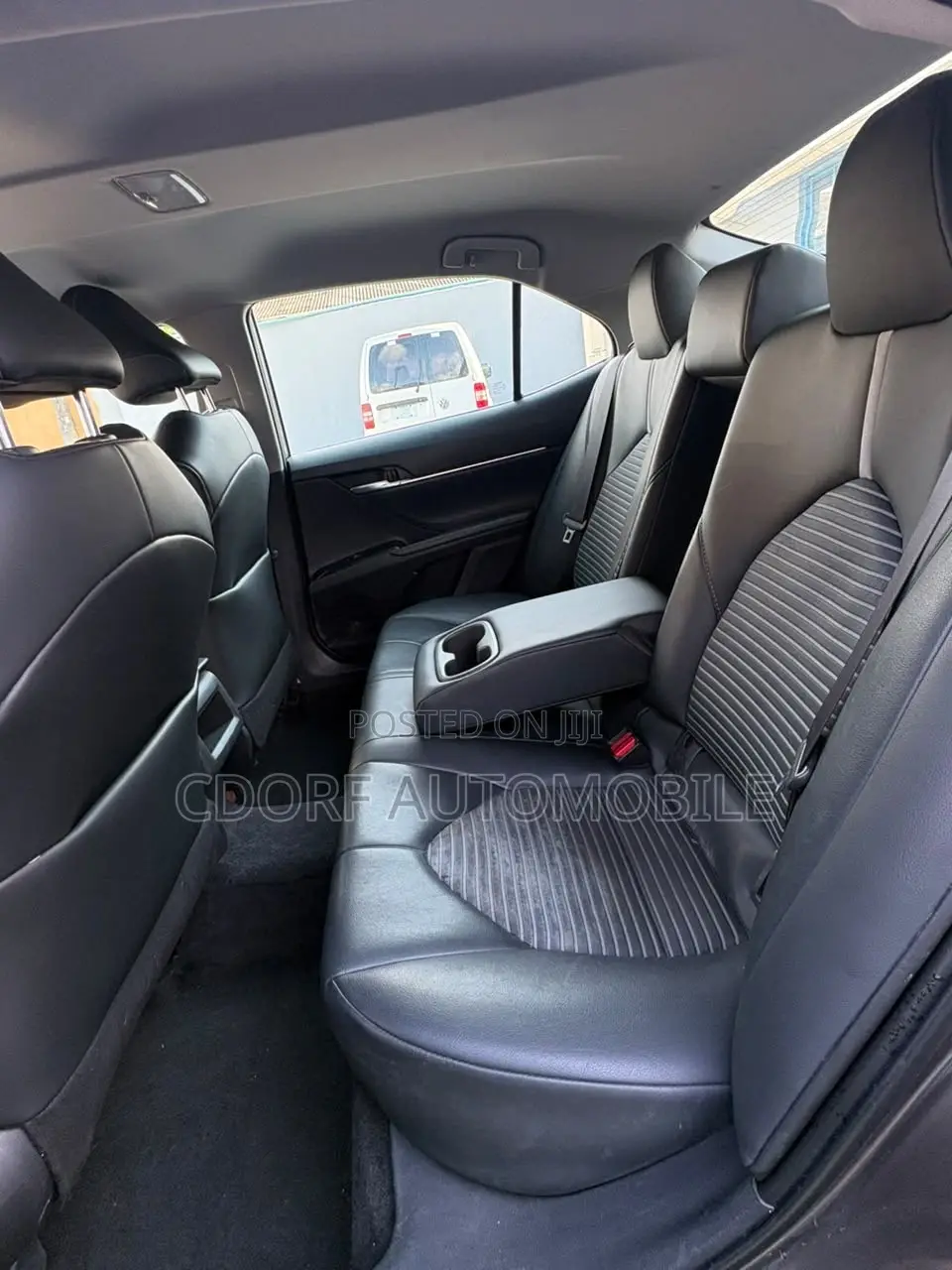 Toyota Camry SE FWD 2020 Gray