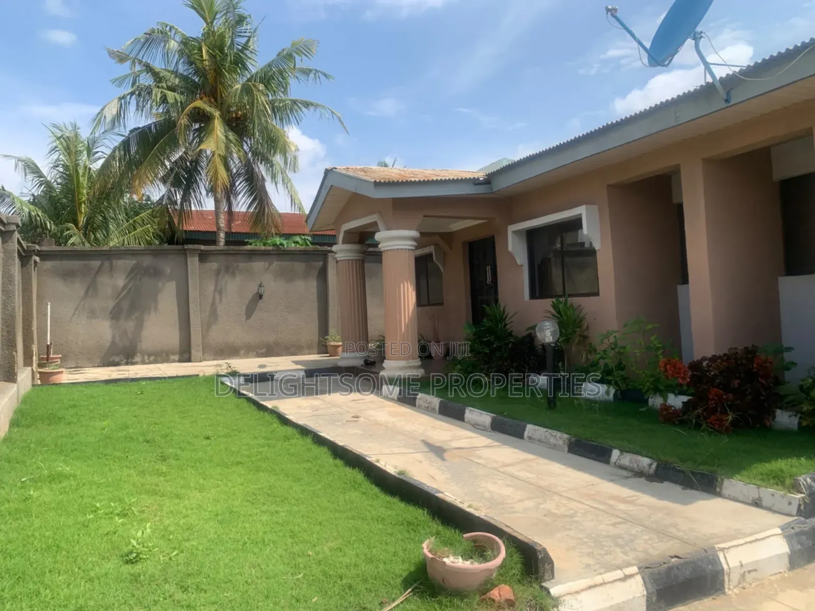 4bdrm Bungalow in Adetokun, Ologuneru for sale