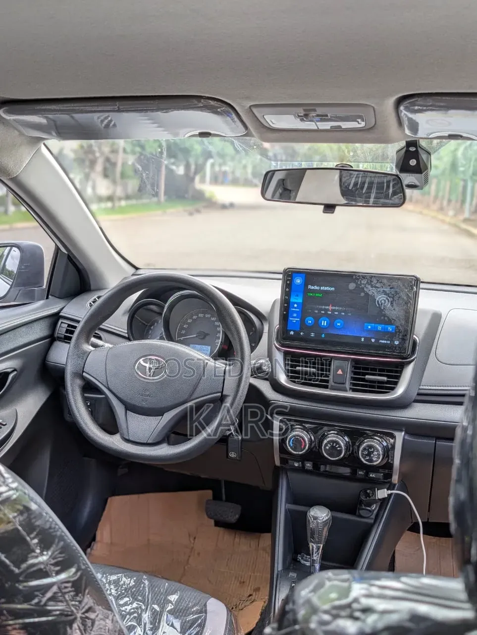 Toyota Yaris 2021 White