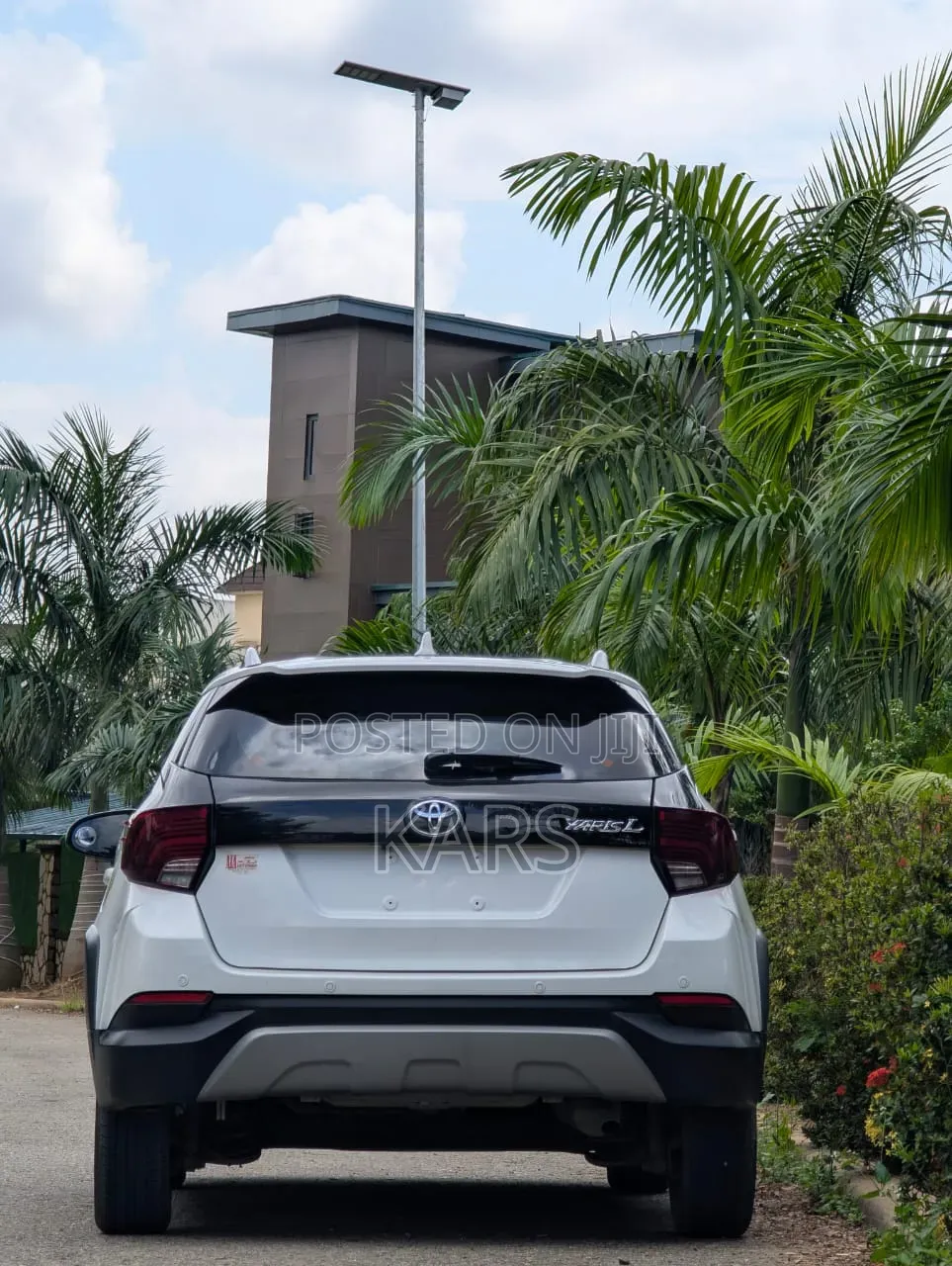 Toyota Yaris 2021 White