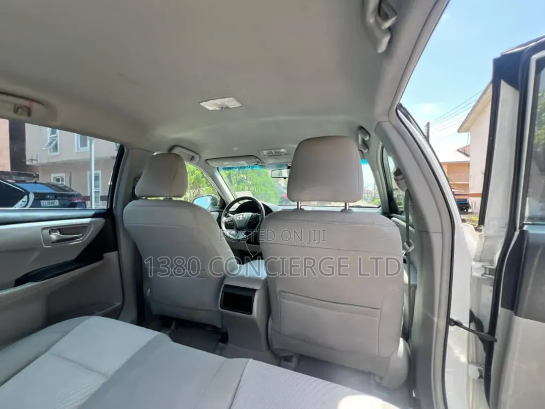 Toyota Camry LE 4dr Sedan (2.5L 4cyl 6A) 2015 White