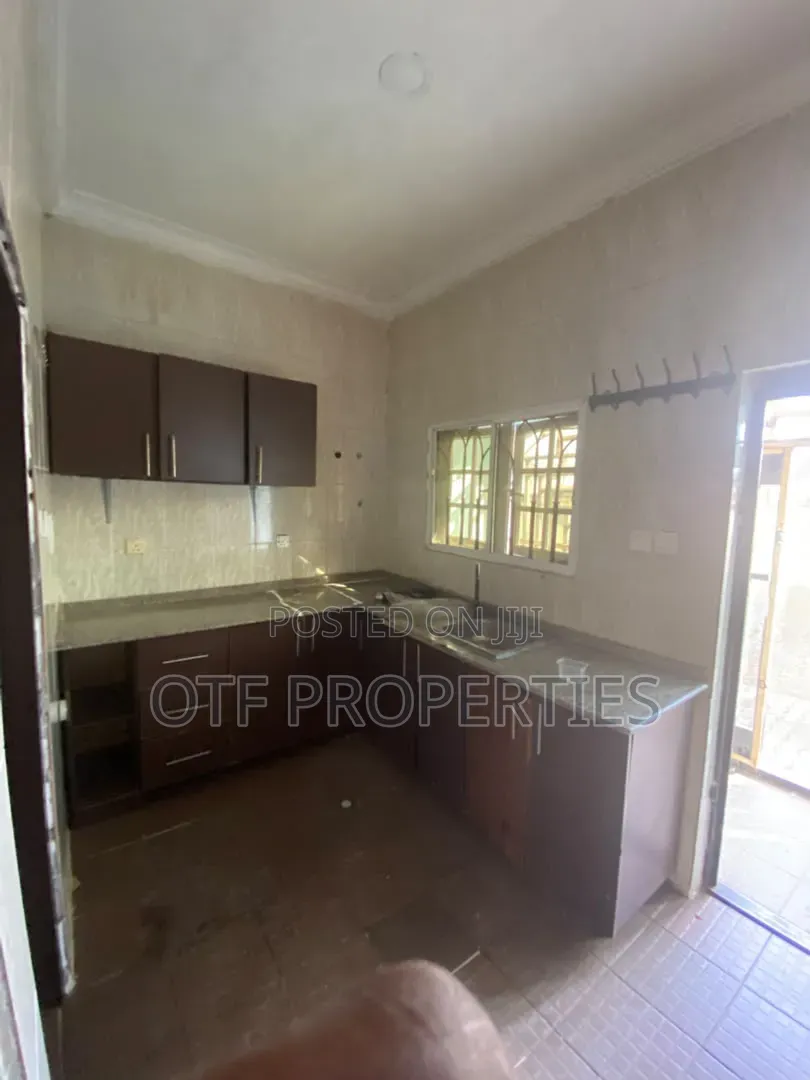 3bdrm Apartment in Fo1, Kubwa for rent