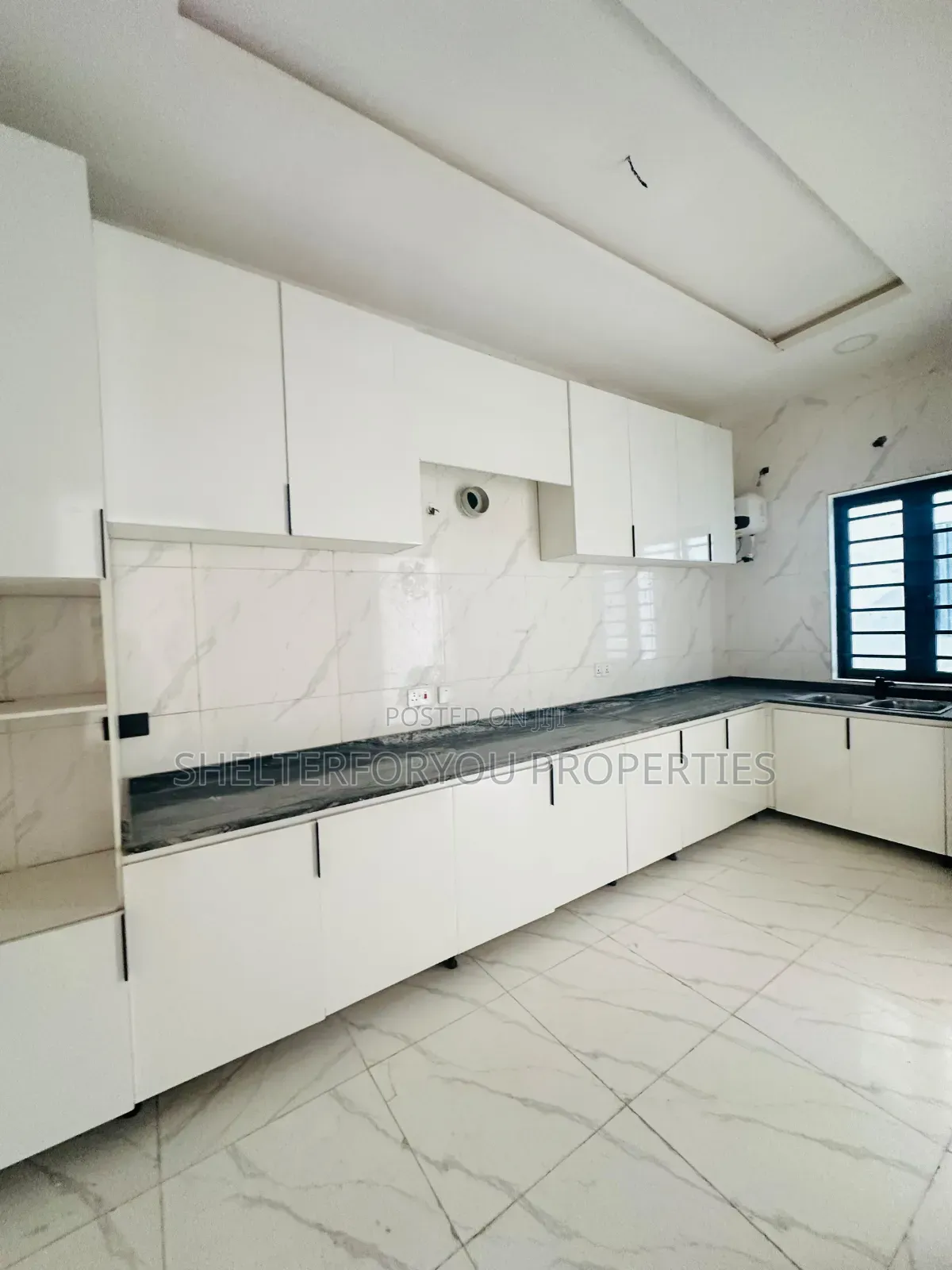 2bdrm Apartment in Lekki Expressway for rent
