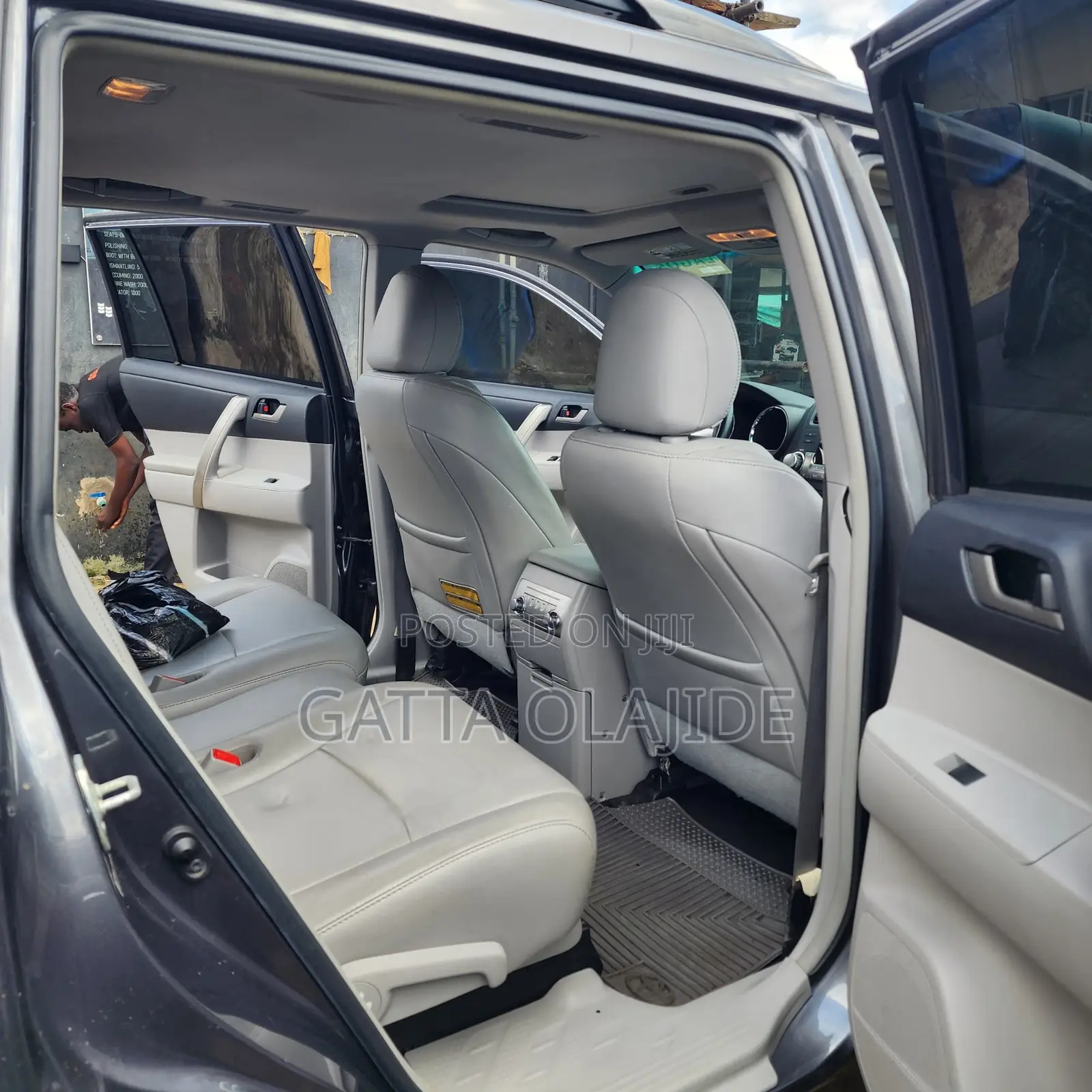 Toyota Highlander SE 2012 Gray
