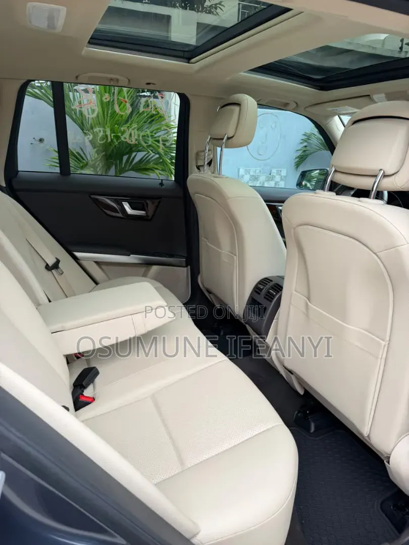 Mercedes-Benz GLK-Class Base GLK 350 4dr AWD 4MATIC (3.5L 6cyl 7A) 2015