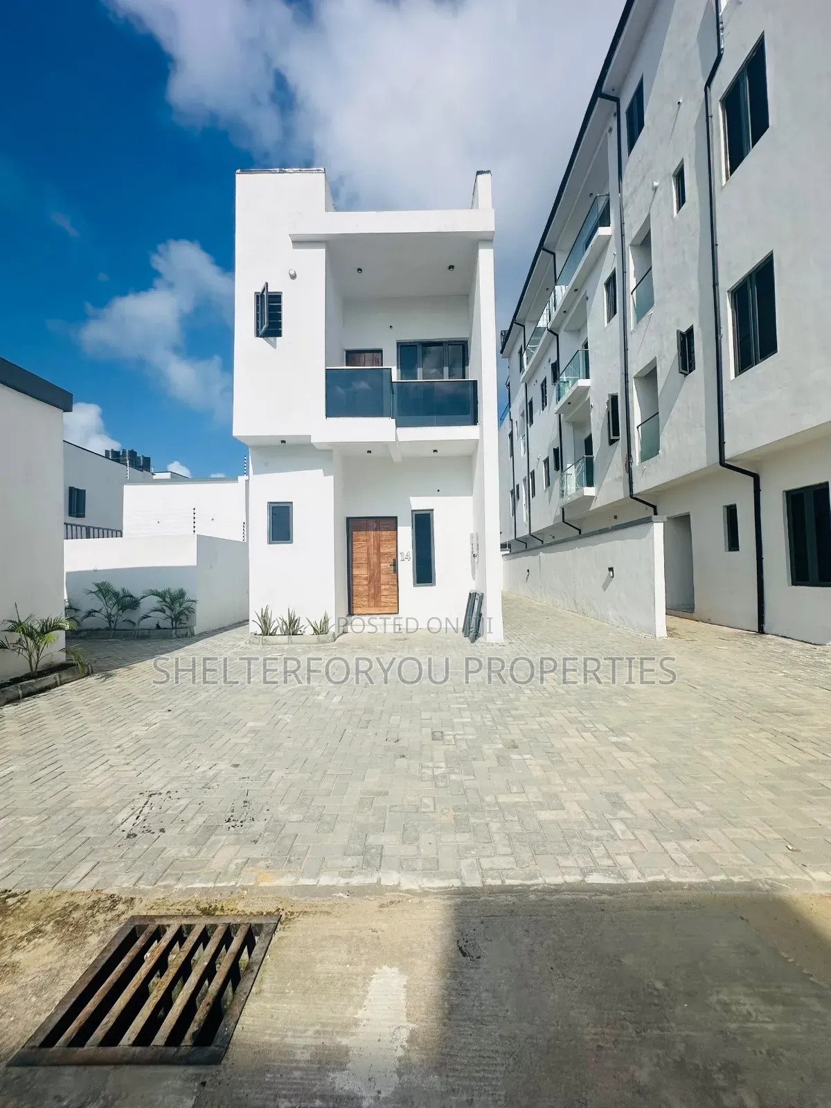 2bdrm Duplex in Lekki Expressway for rent