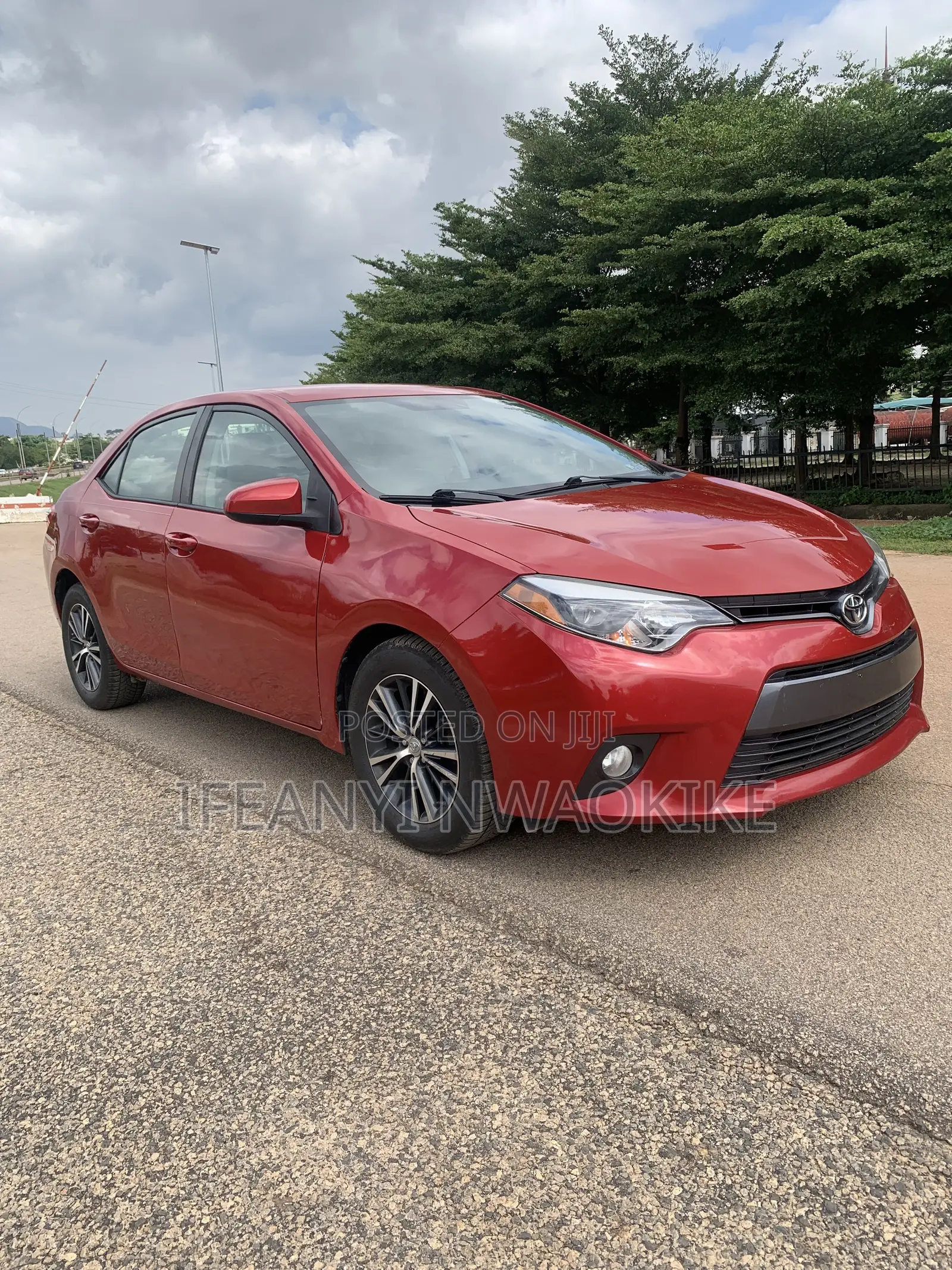 Toyota Corolla LE 4dr Sedan (1.8L 4cyl CVT) 2017 Red