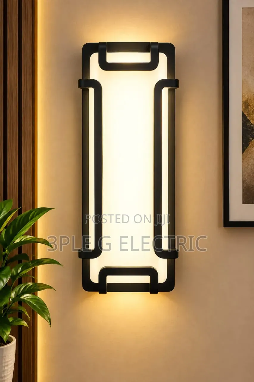Luxury Vertical LED Wall Lamp for Modern Homes