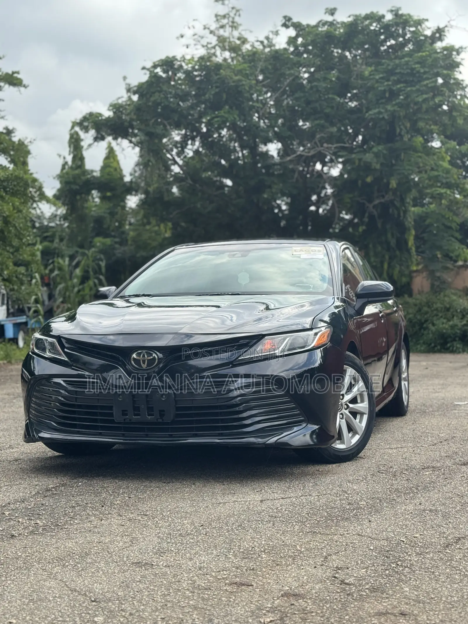 Toyota Camry SE FWD (2.5L 4cyl 8AM) 2018 Black