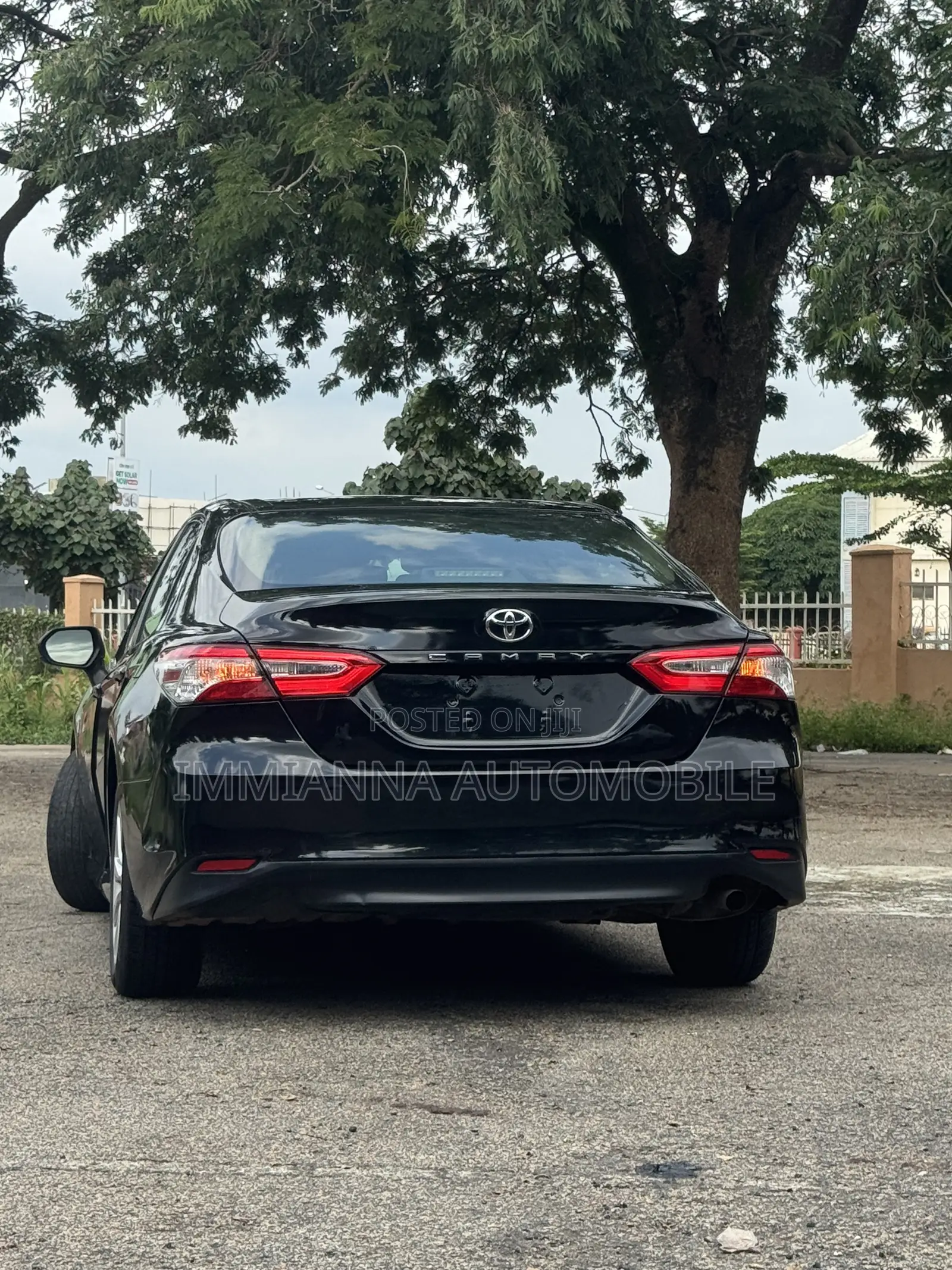 Toyota Camry SE FWD (2.5L 4cyl 8AM) 2018 Black