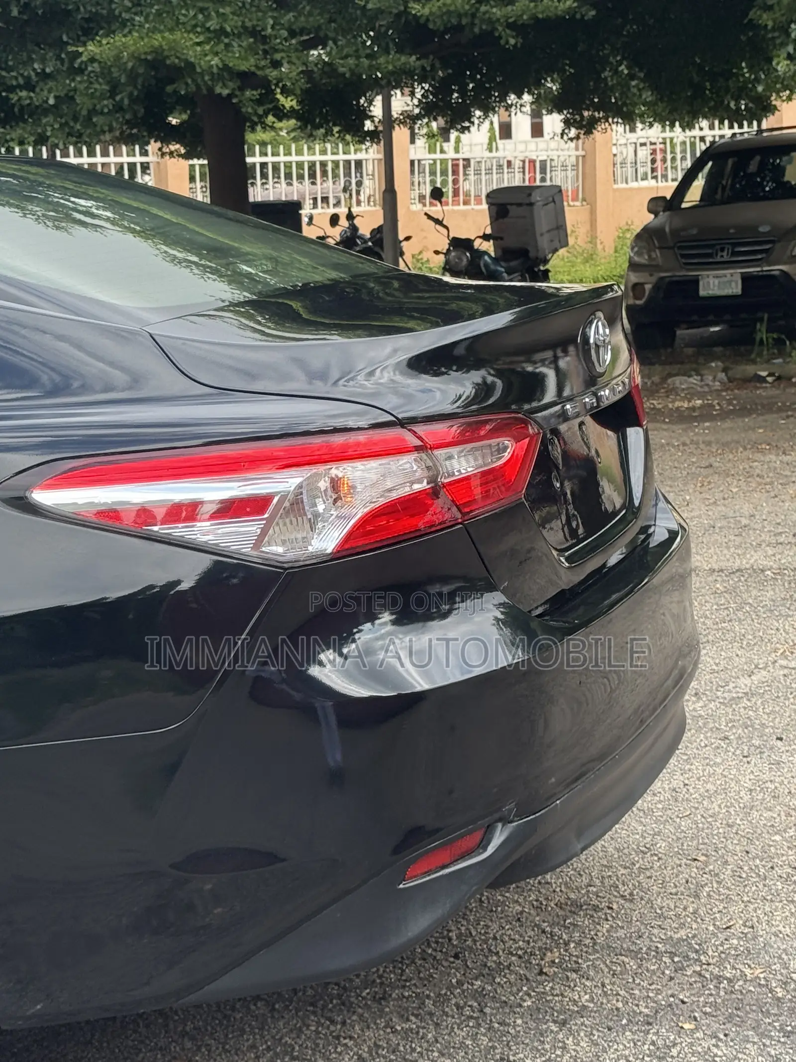 Toyota Camry SE FWD (2.5L 4cyl 8AM) 2018 Black