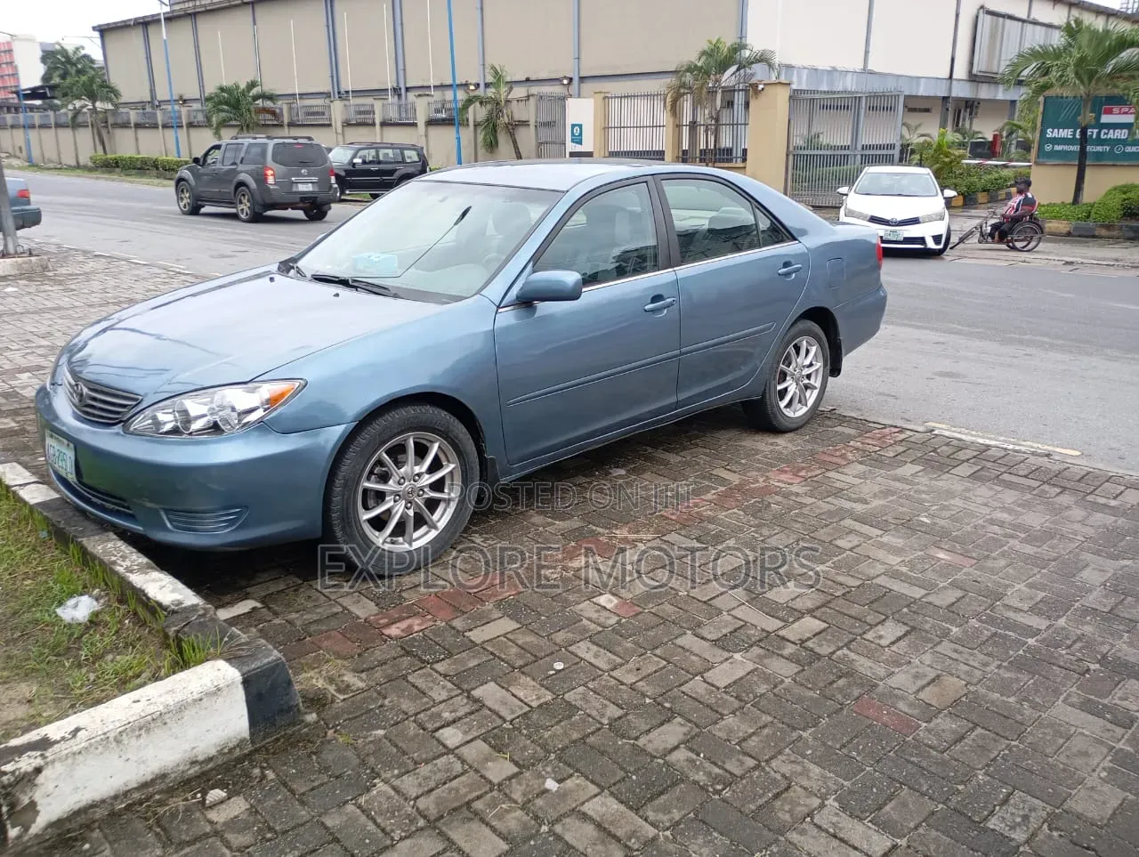 Toyota Camry 2005 Blue