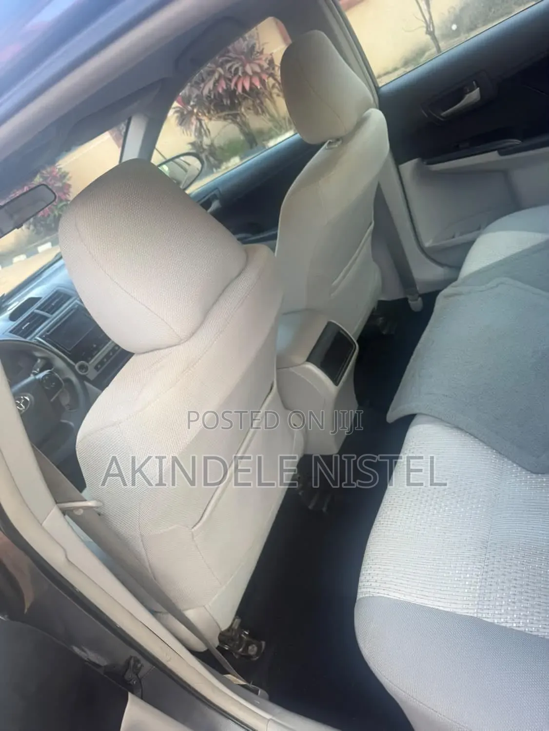 Toyota Camry LE 4dr Sedan (2.5L 4cyl 6A) 2012 Gray