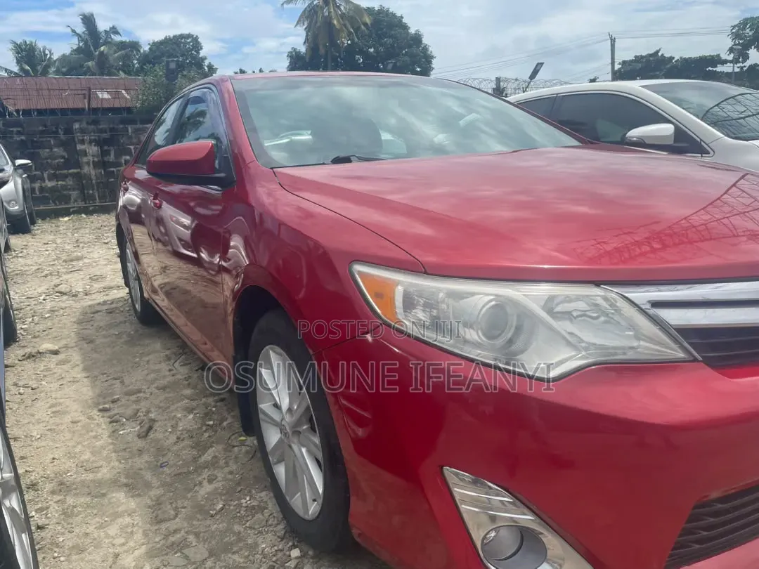 Toyota Camry XLE V6 4dr Sedan (3.5L 6cyl 6A) 2013 Red
