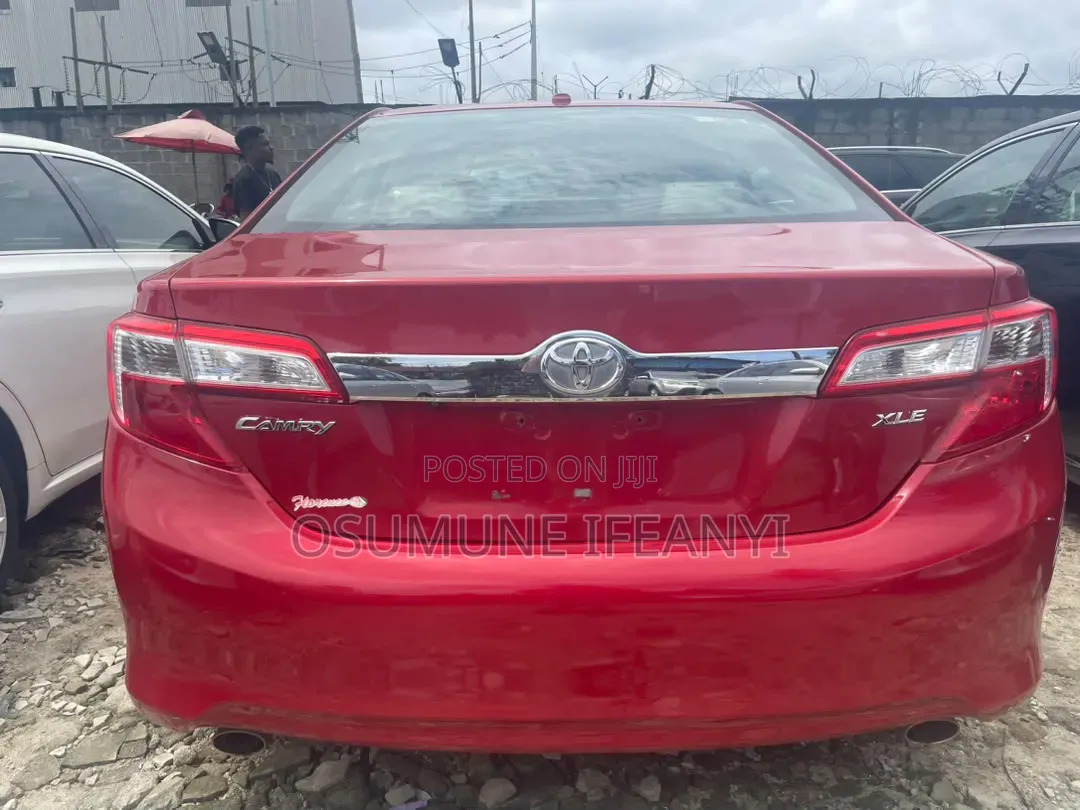 Toyota Camry XLE V6 4dr Sedan (3.5L 6cyl 6A) 2013 Red