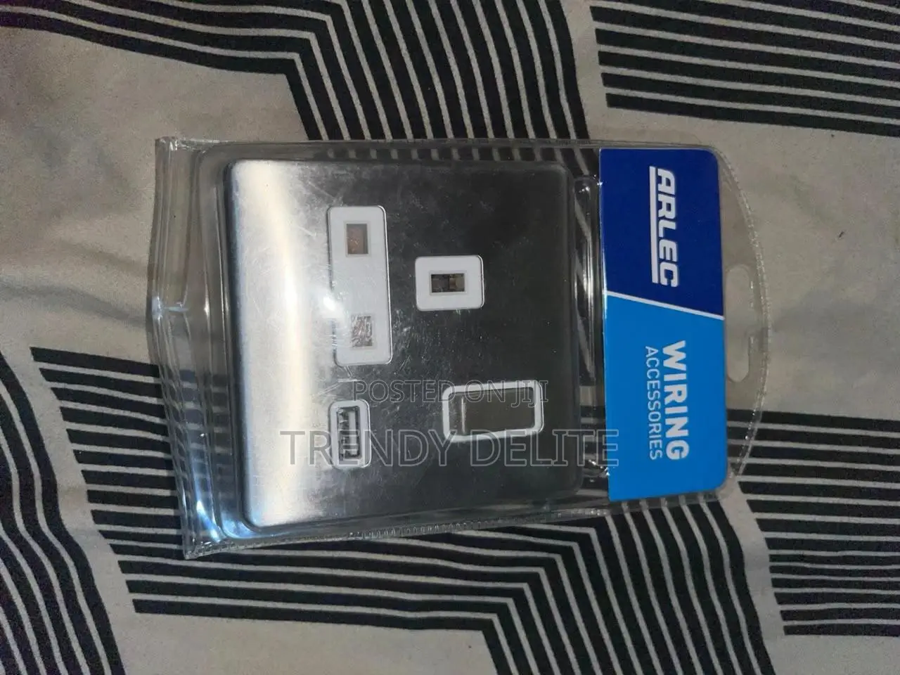 Arlec Socket With USB Charging Port