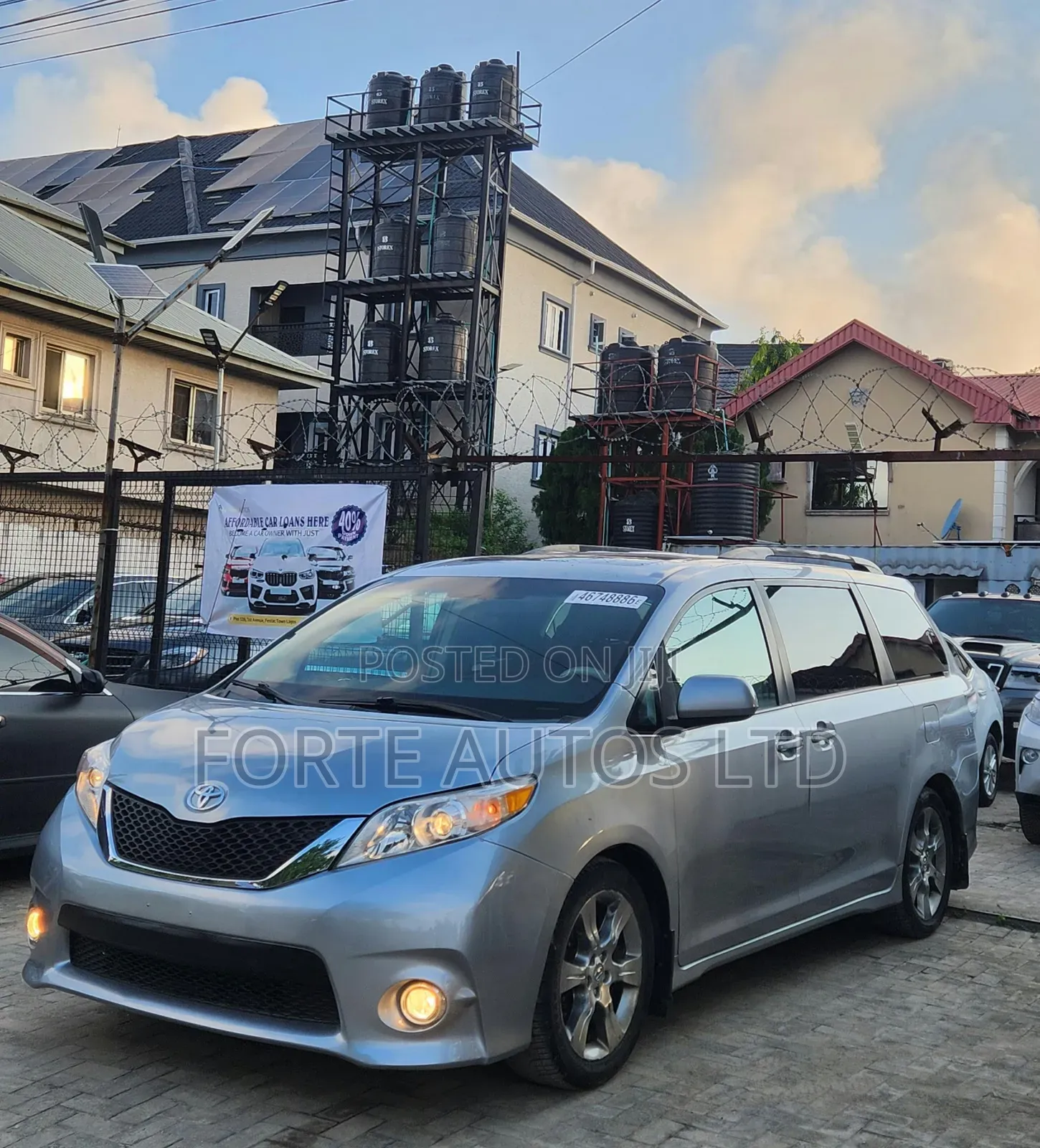 Toyota Sienna SE 8 Passenger 2012 Silver