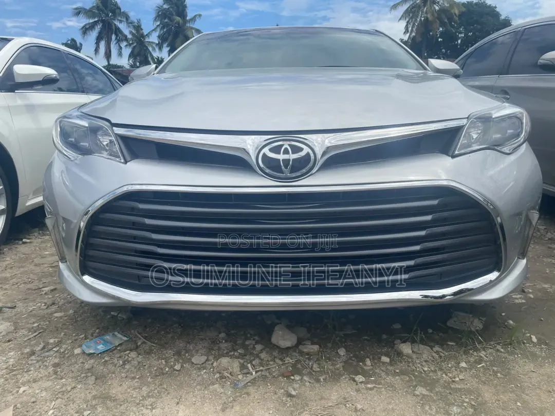 Toyota Avalon Limited 4dr Sedan (3.5L 6cyl 6A) 2015 Silver