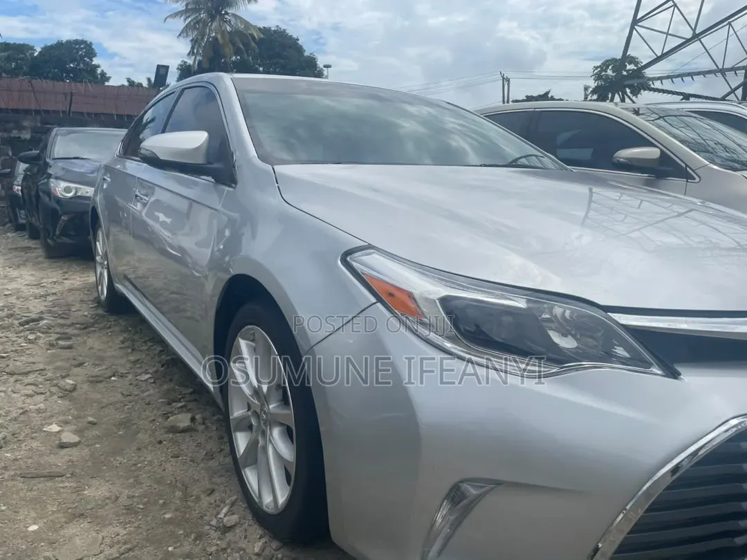 Toyota Avalon Limited 4dr Sedan (3.5L 6cyl 6A) 2015 Silver