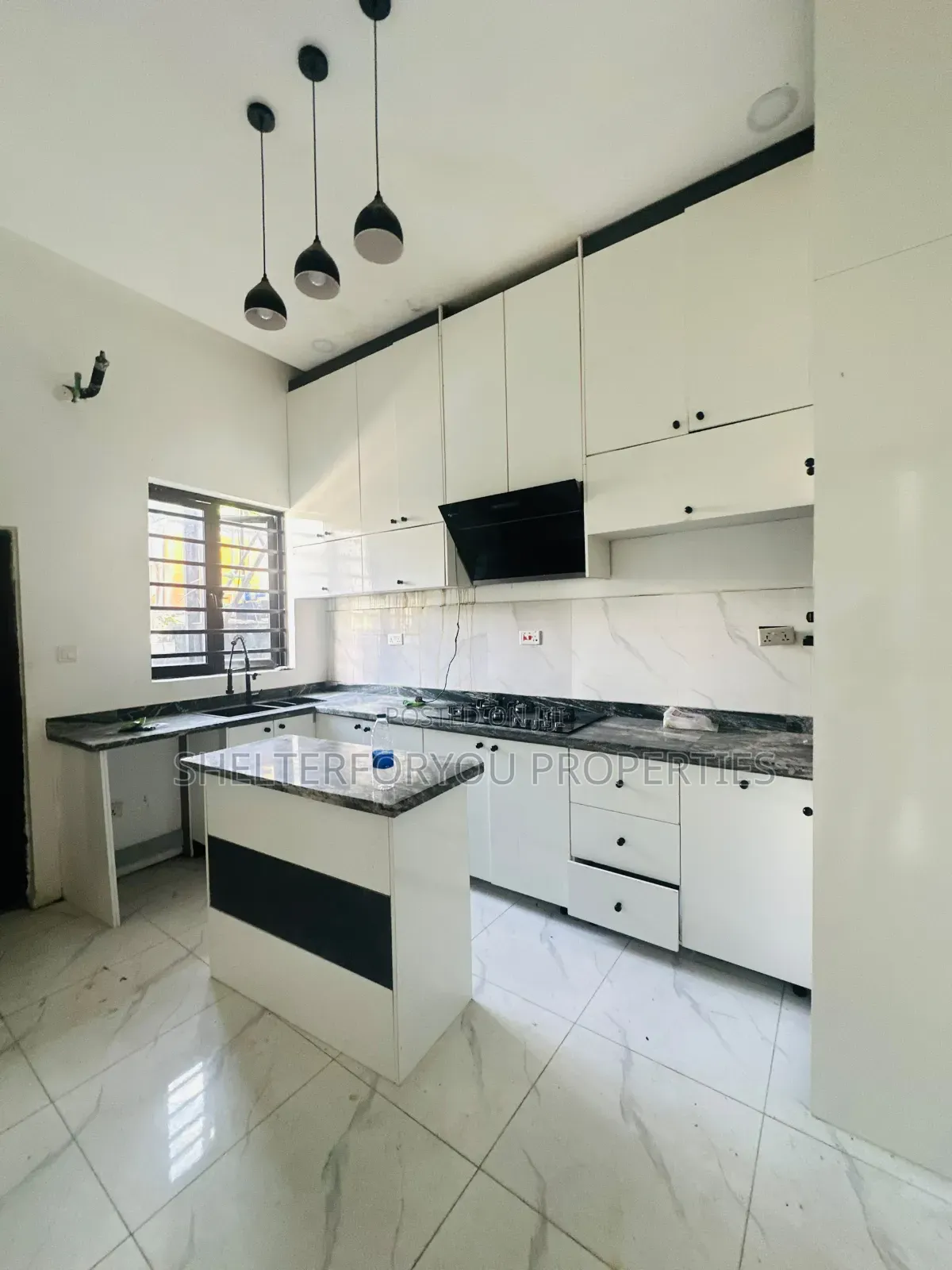 4bdrm Duplex in Lekki Expressway for rent