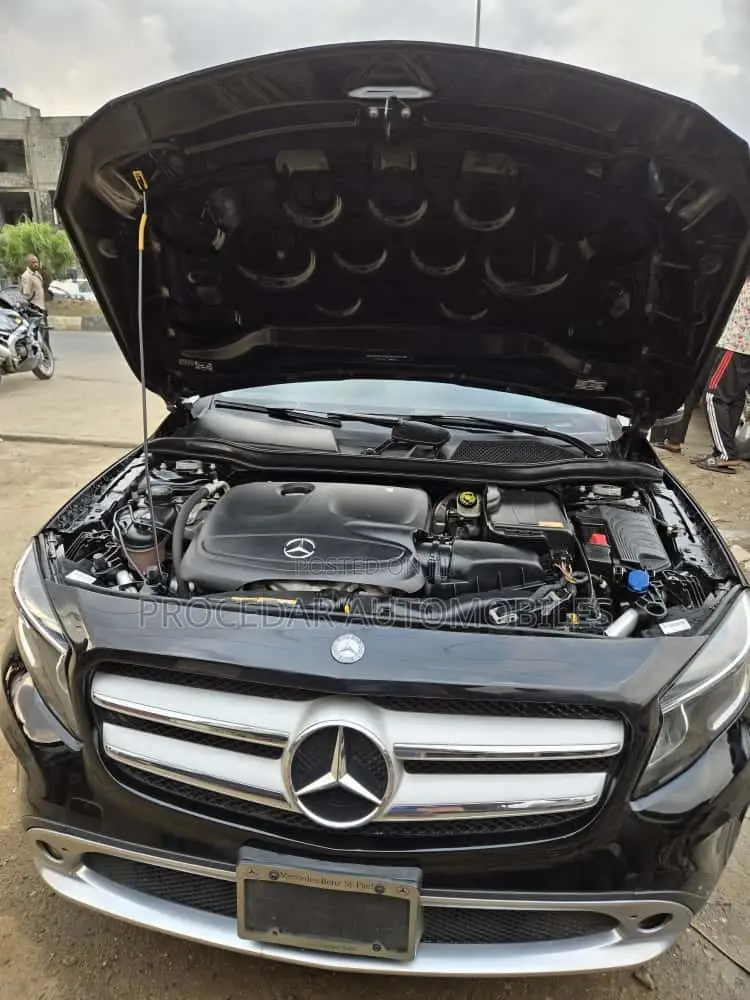 Mercedes-Benz GLA 250 2016 Black